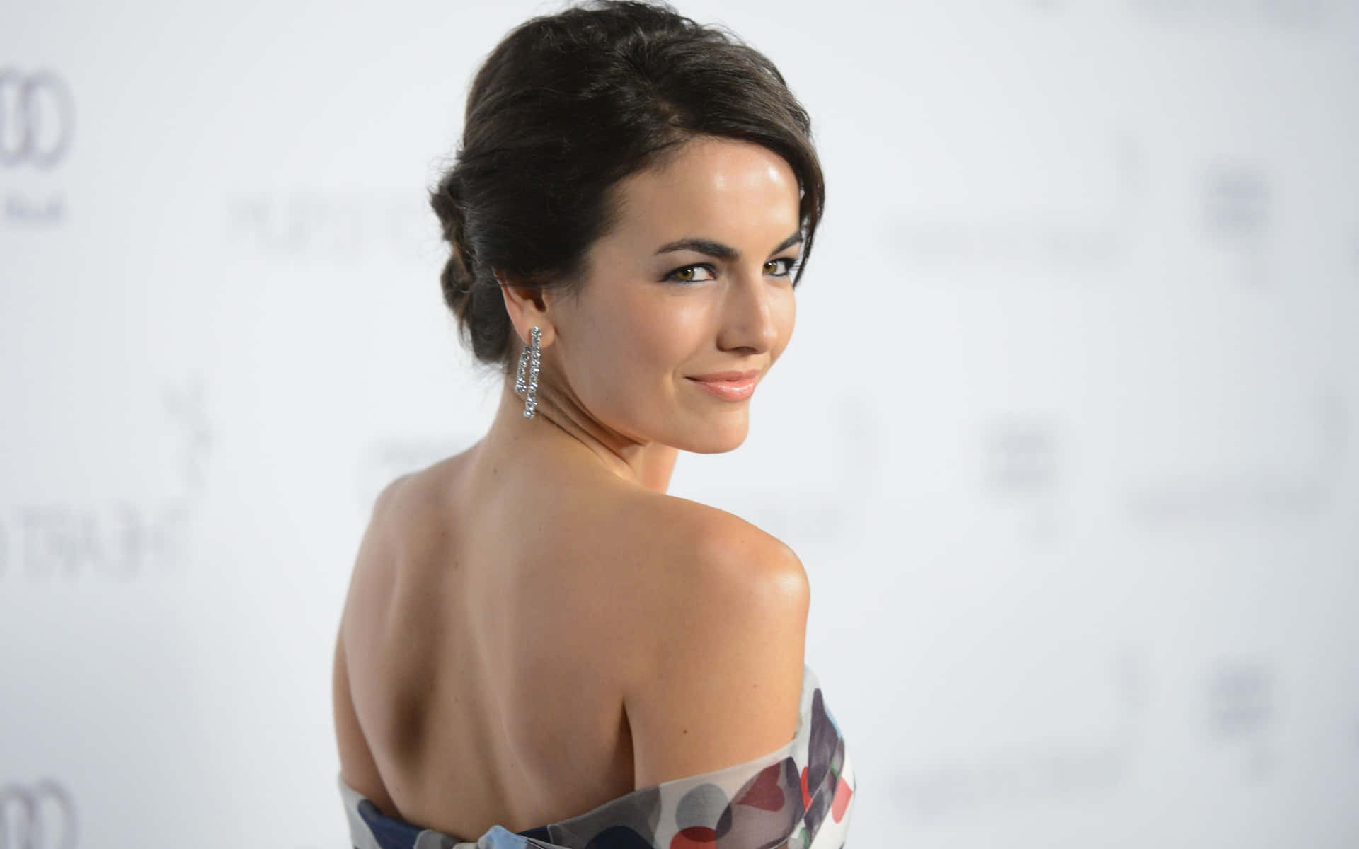 Camilla Belle stunning in an elegant outfit Wallpaper