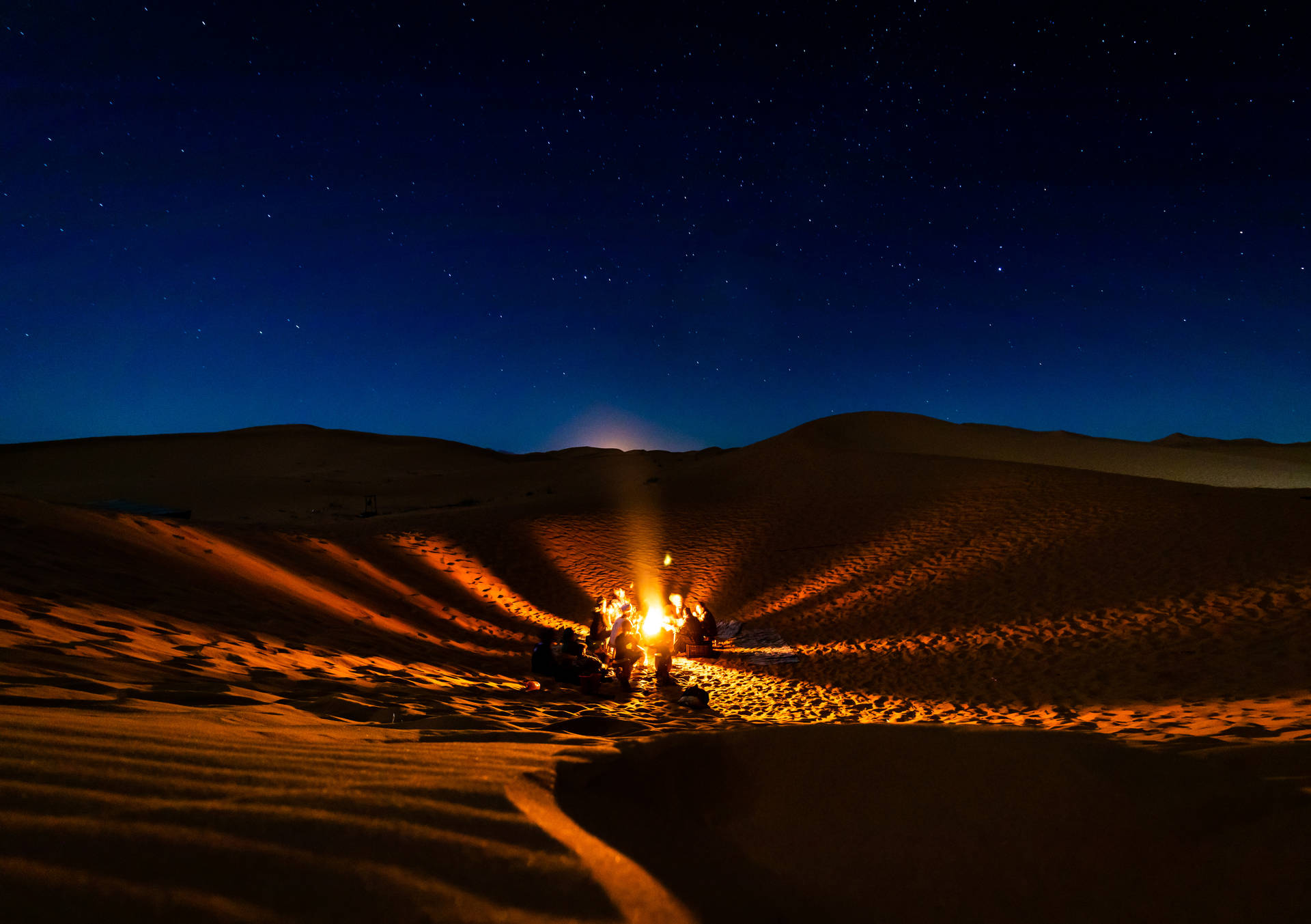Fuegode Campamento En El Sahara Fondo de pantalla