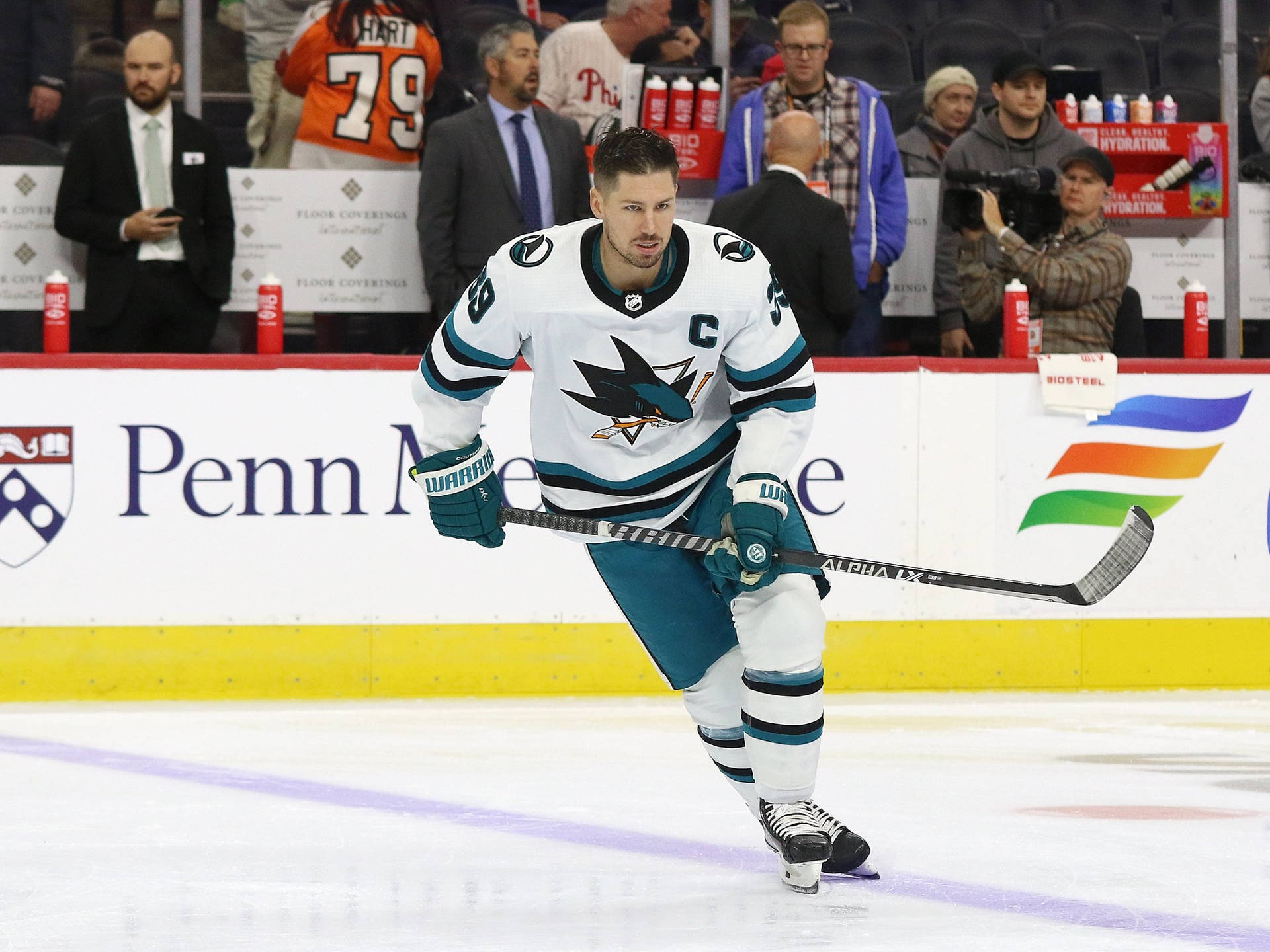 Canadian Professional Ice Hockey Center Logan Couture Wallpaper