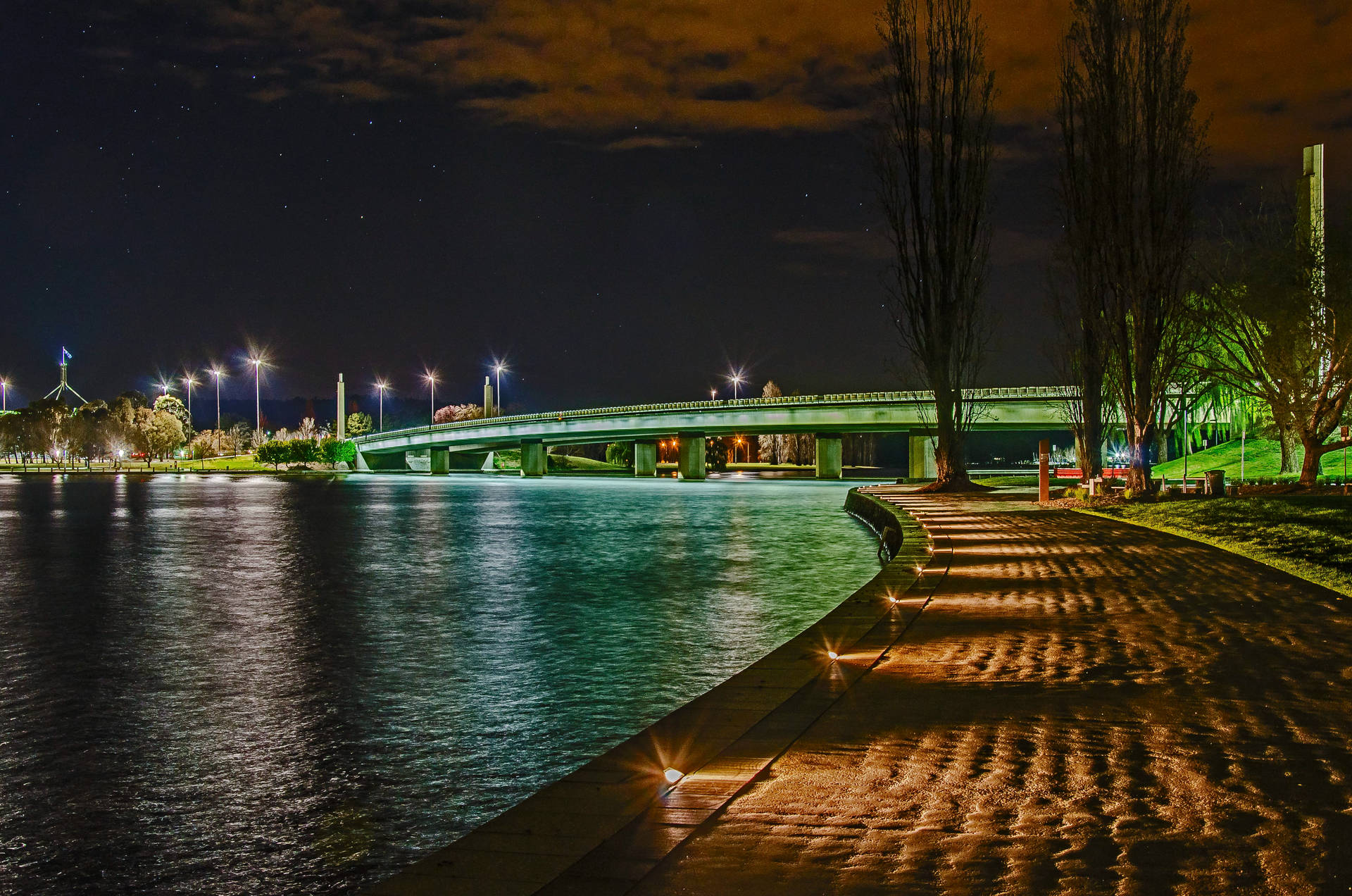 Semaforo Verde Del Ponte Del Commonwealth Di Canberra Sfondo