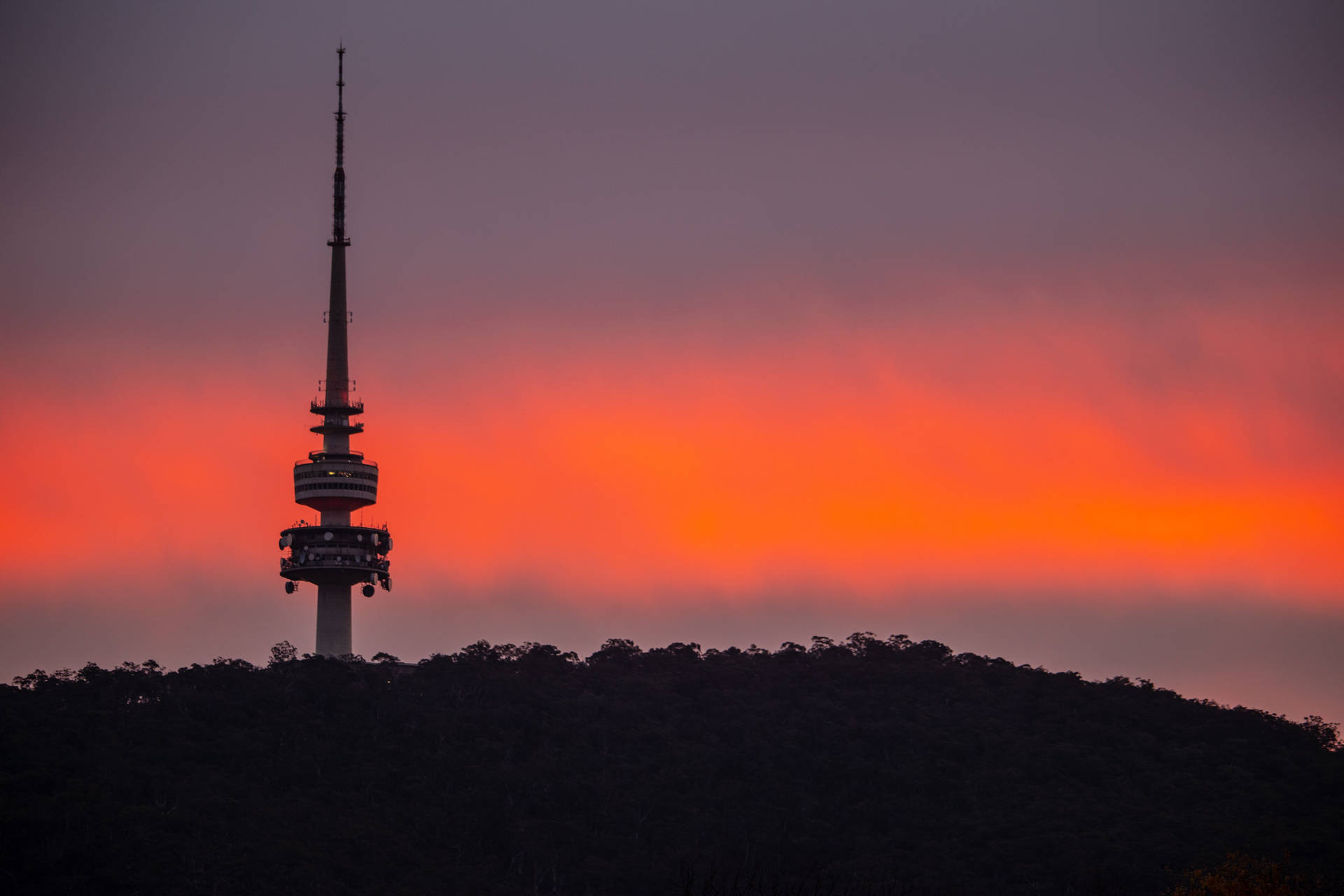 Cielo Rosso Della Torre Di Canberra Telstra Sfondo