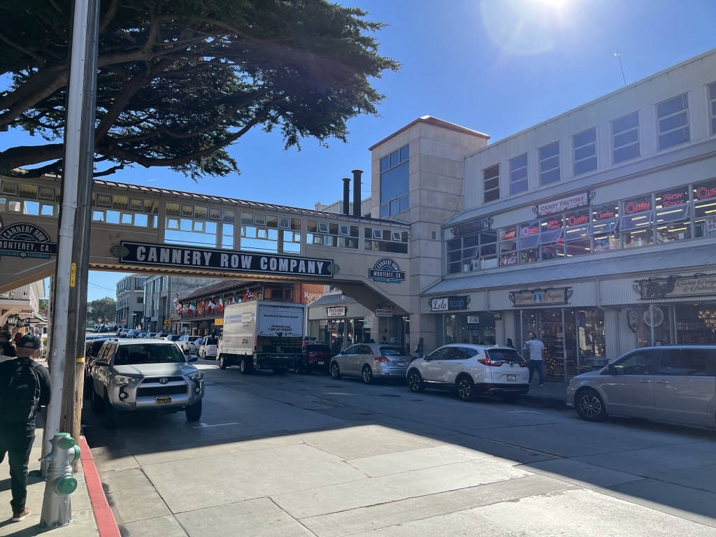 Cannery Row på en solskinsdag Wallpaper