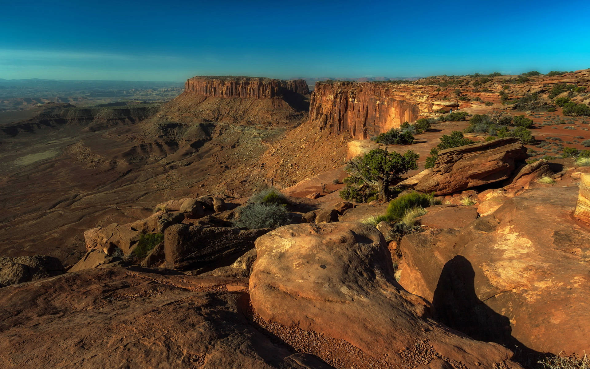Canyonlands National Park With Blue Sky Wallpaper