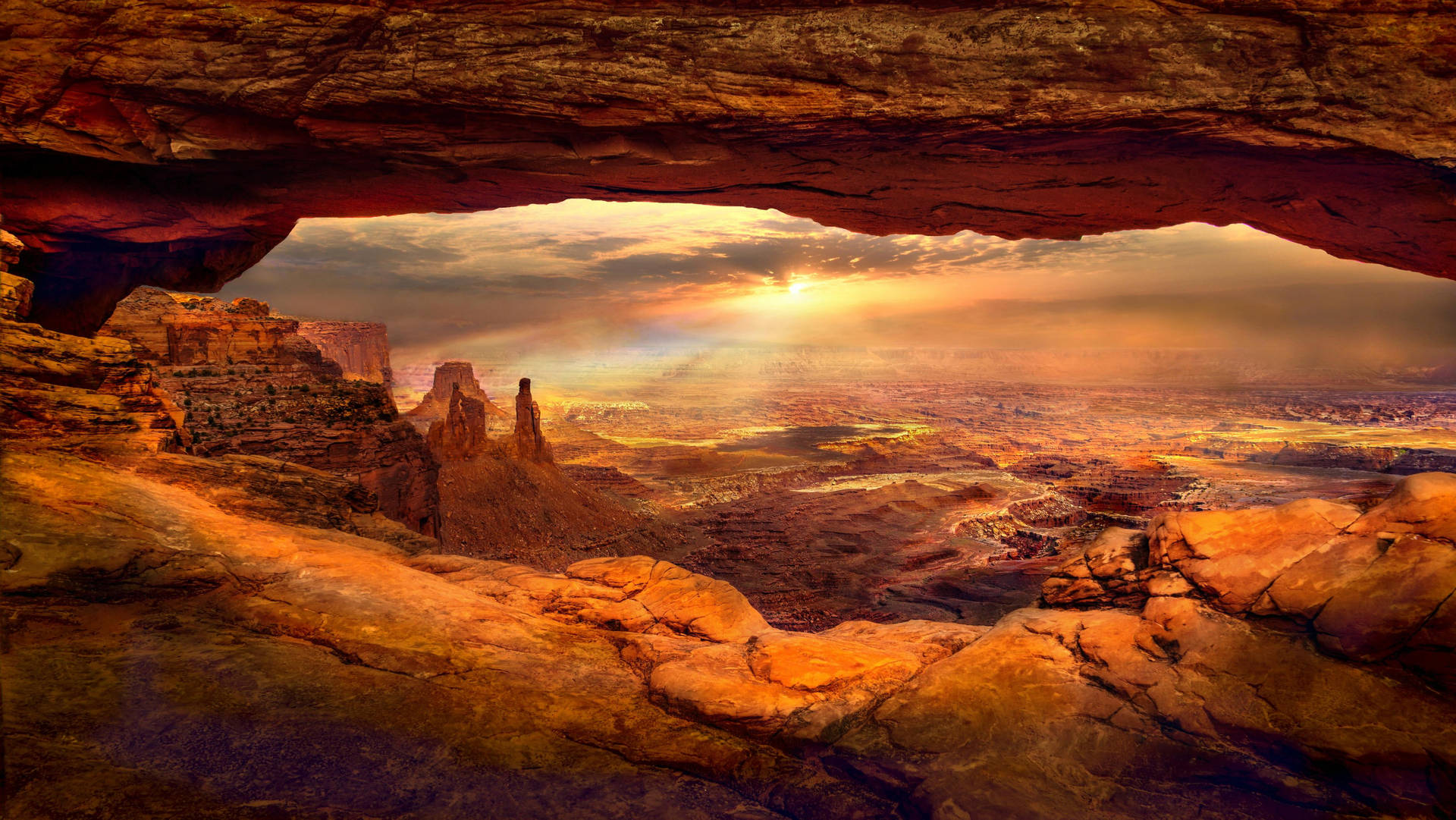 Canyonlandsnationalpark Mit Goldenem Sonnenschein Wallpaper