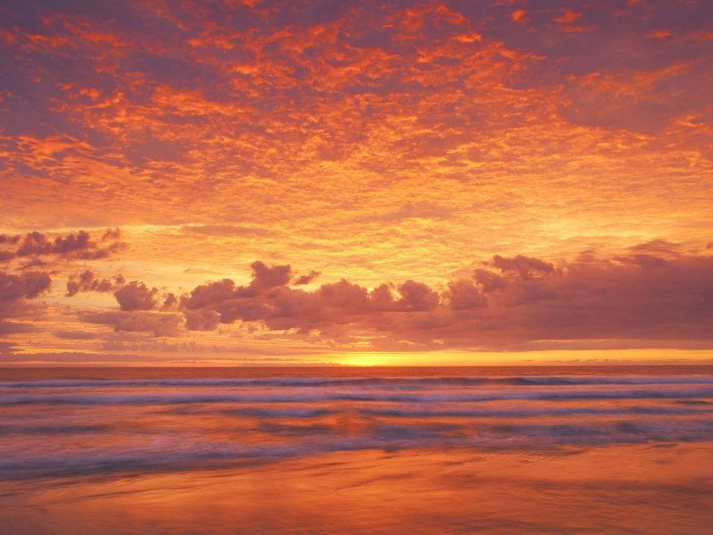 Capecod Nuvole E Cielo Arancione Sfondo