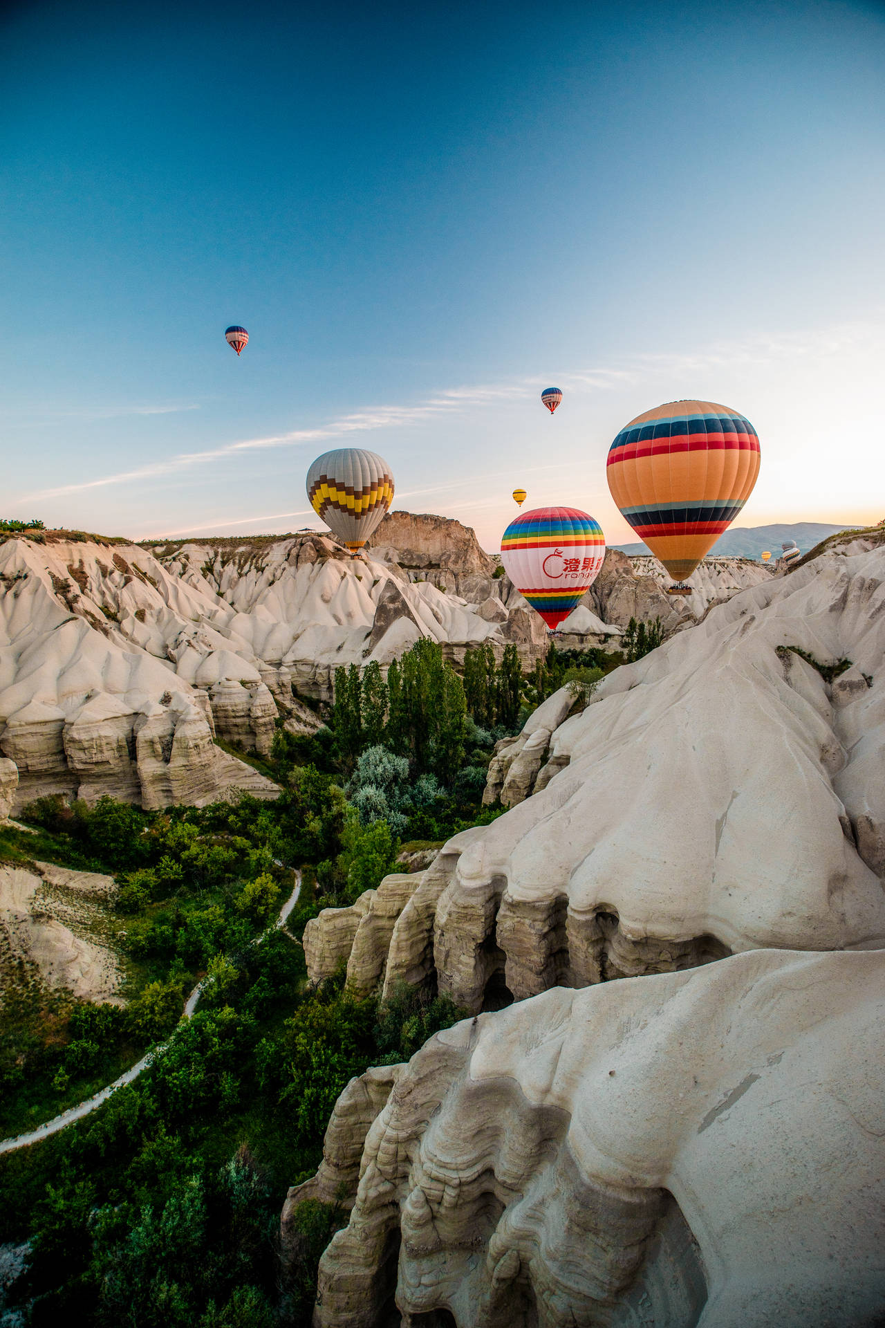 Cappadocia Balloons White Hills Wallpaper