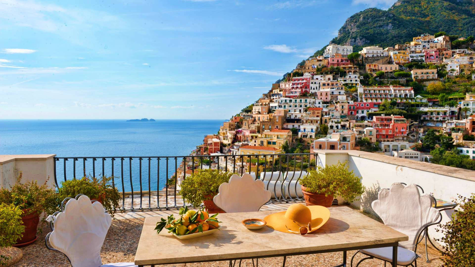 Capri Italien Balkon Med Spektakulær Udsigt Wallpaper