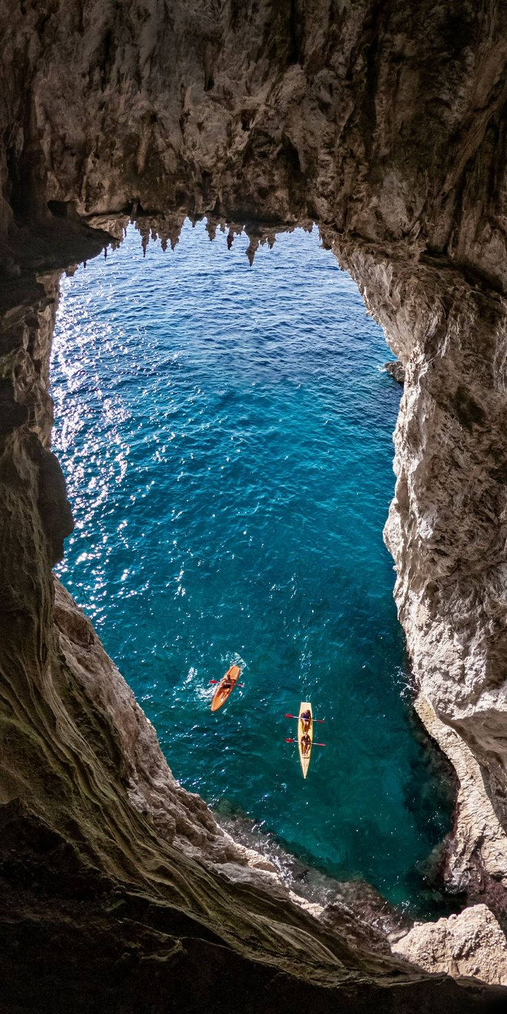 Capri Italien Ocean Vand Kayakers Vellum Wallpaper