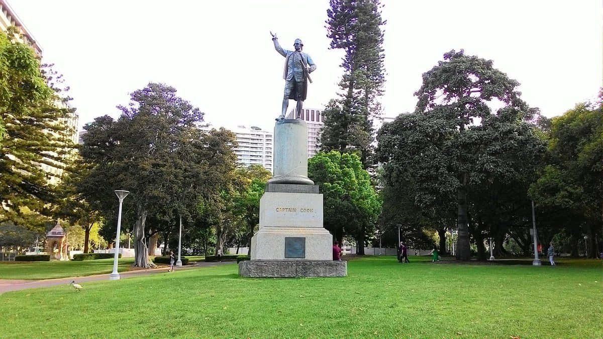 Captain Cook Statue Hyde Park Sydney Wallpaper
