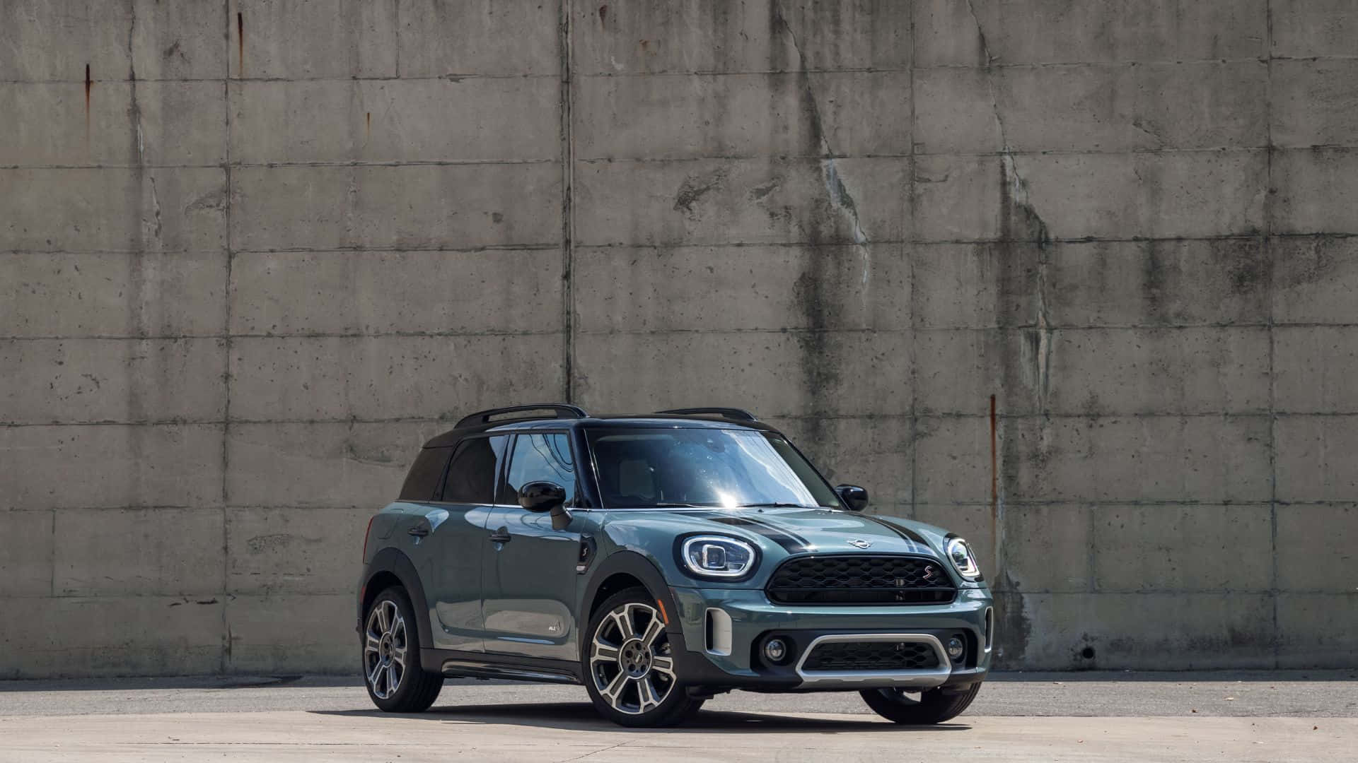 Caption: A Dynamic Blend Of Style&Performance - Mini Paceman Wallpaper