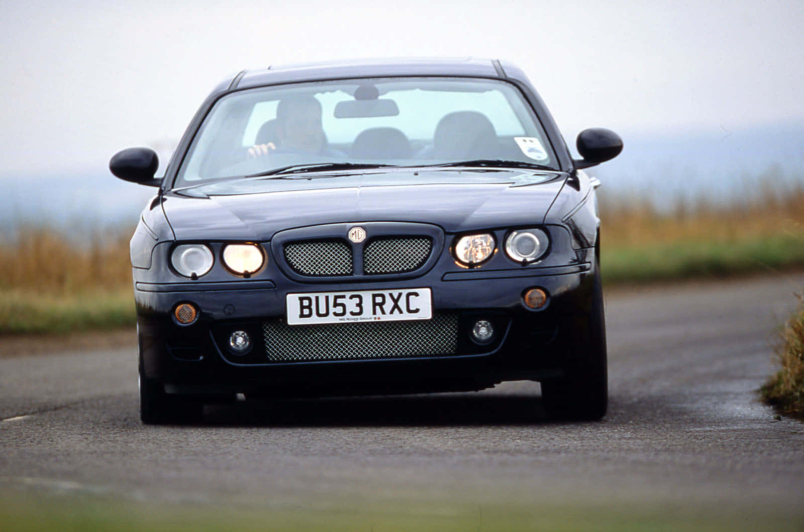 Bildetekst: Estetisk Eleganse - Mg Zt Sedan Bakgrunnsbildet