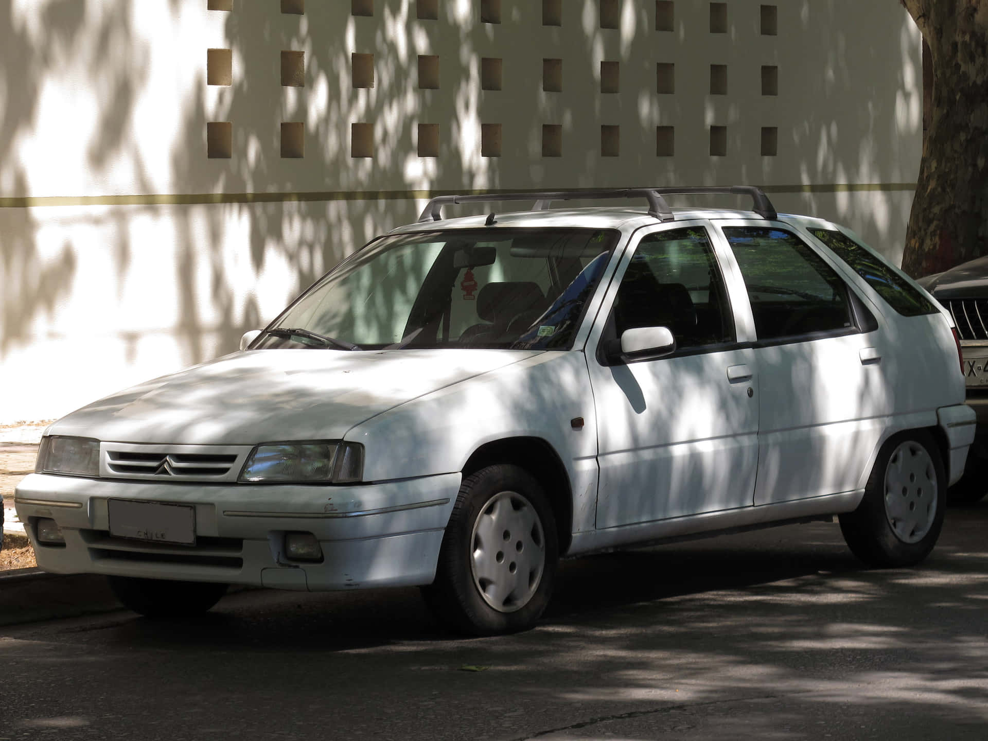 Caption: Classic Citroen Zx In Pristine Condition Wallpaper