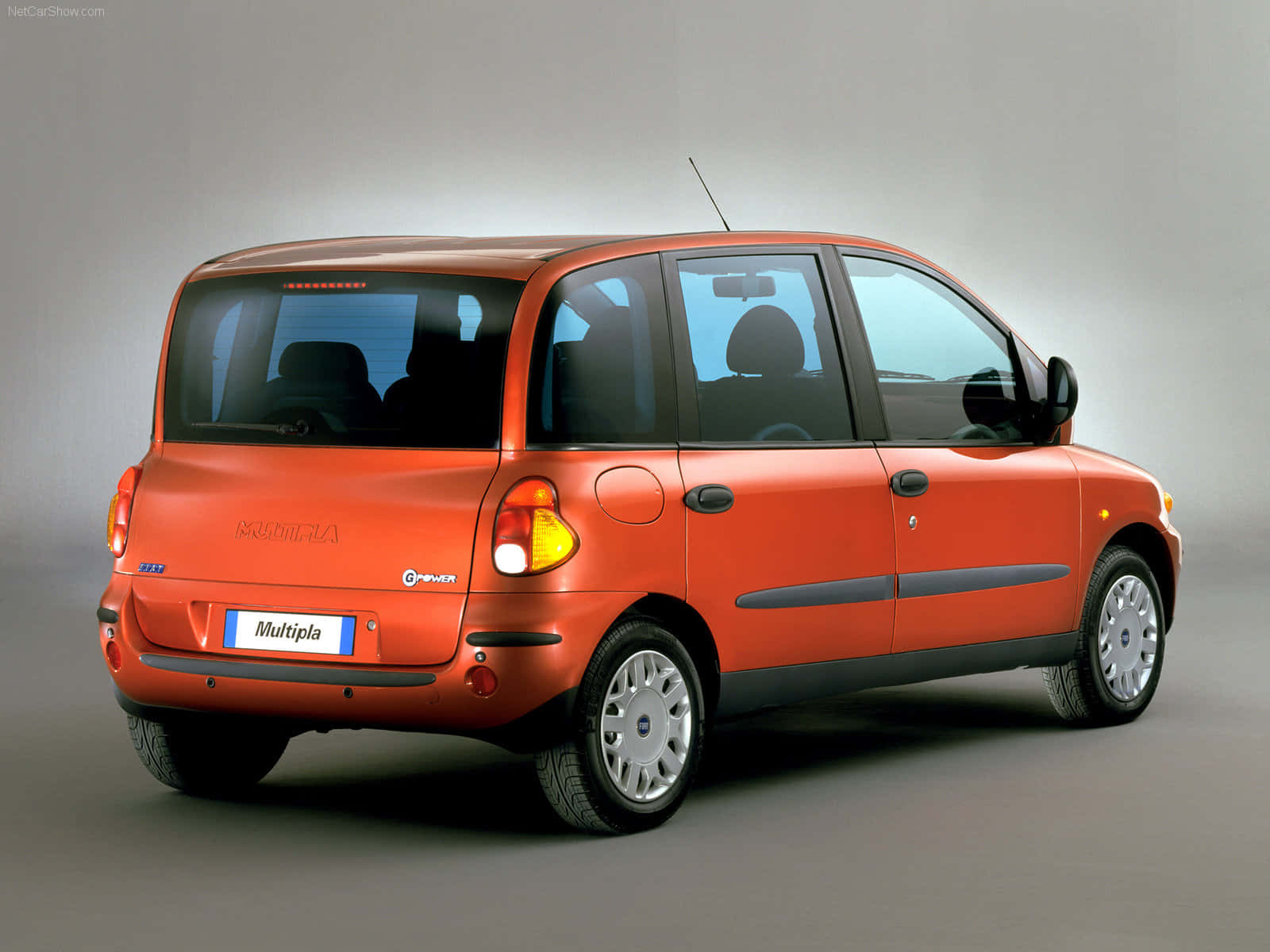 Caption: Classic Fiat Multipla In All Its Glory Wallpaper