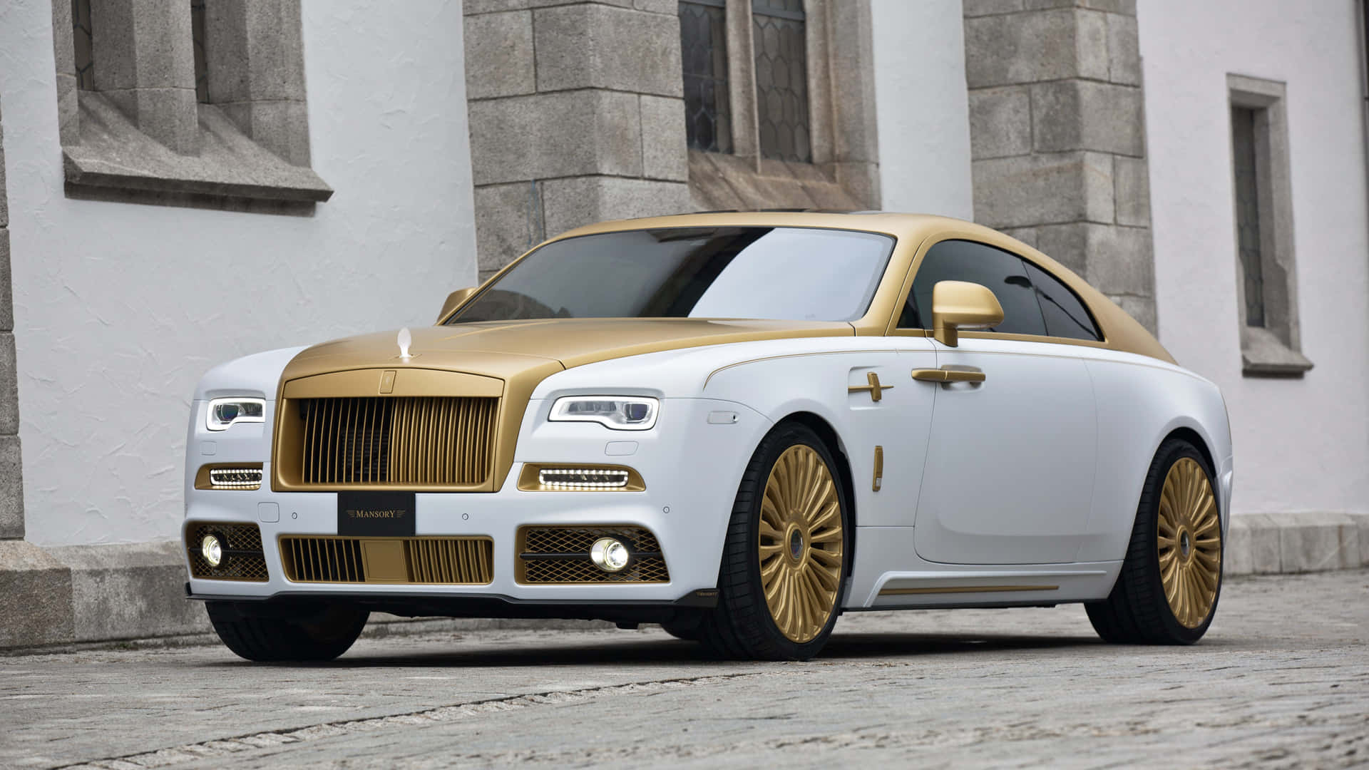 Caption: Luxurious Transformation - Rolls Royce Wraith Wallpaper