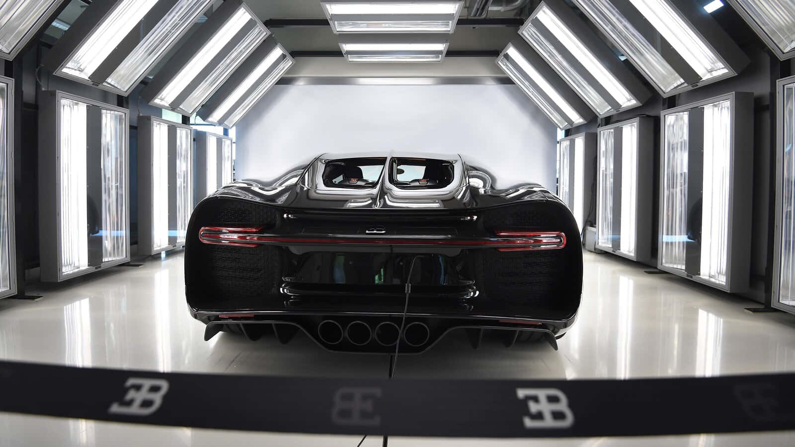 Caption: Luxury Unleashed: The Classic Bugatti Type 41 Royale Wallpaper