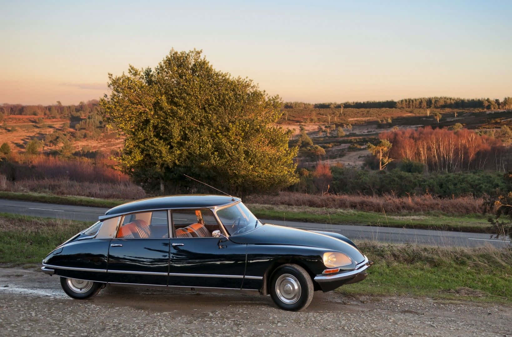 Caption: Majestic Citroen Sm In Classic Perfection Wallpaper