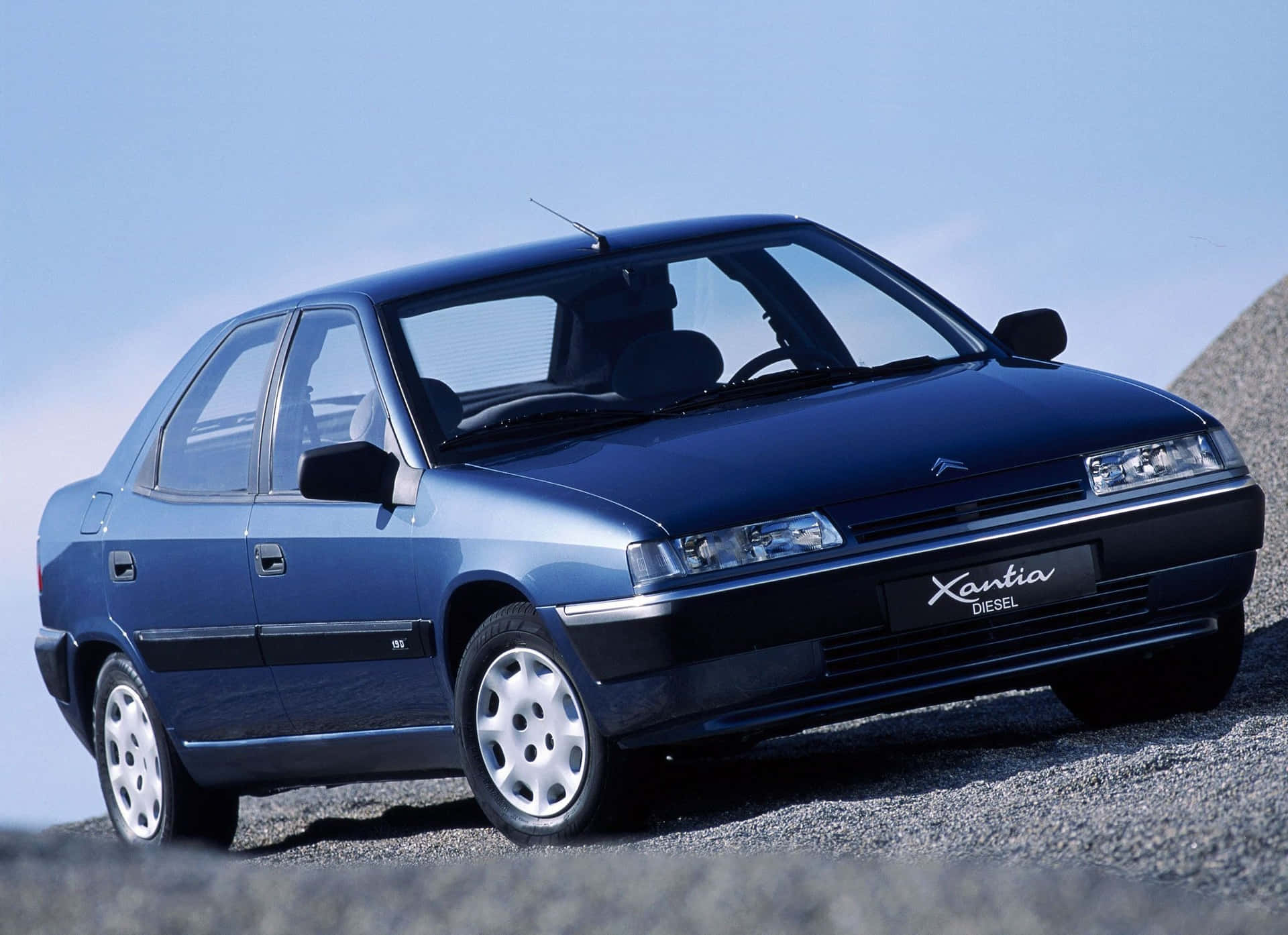 Caption: Radiant Citroen Xantia In Full Majesty Wallpaper