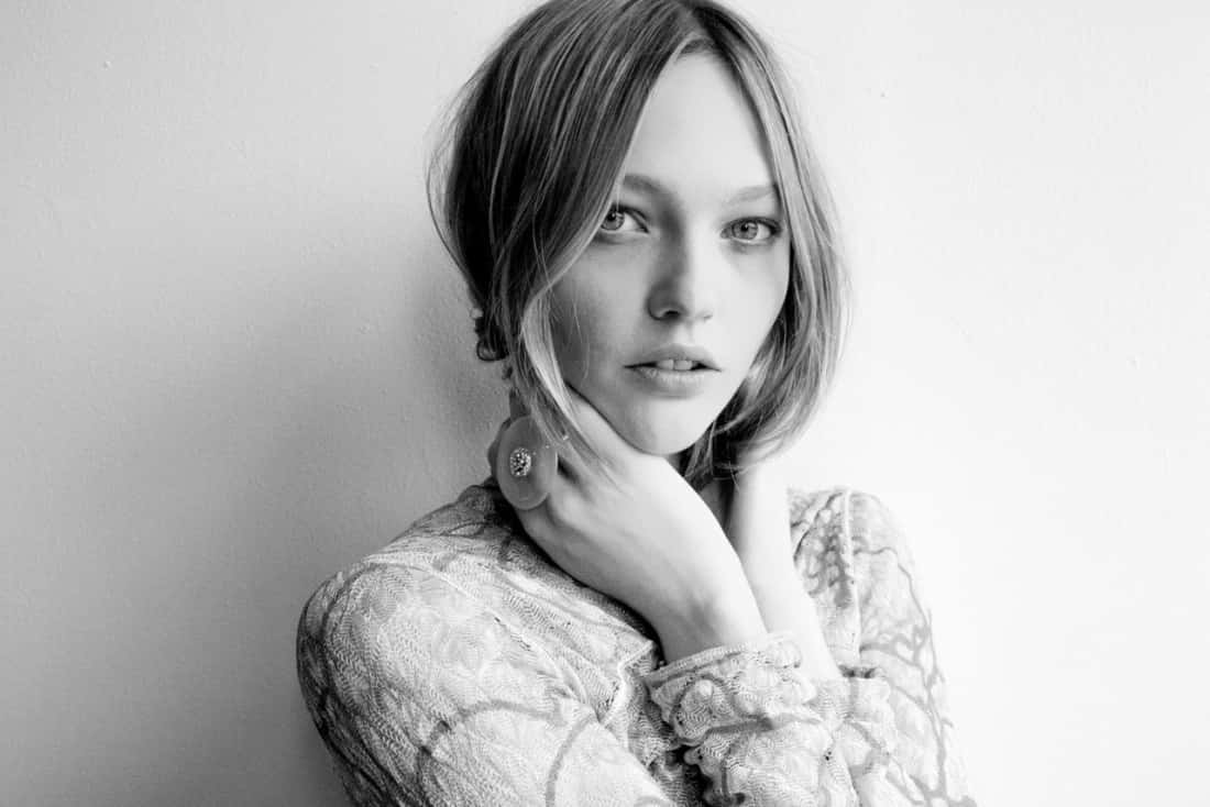 Caption: Sasha Pivovarova In High Fashion Photoshoot Wallpaper