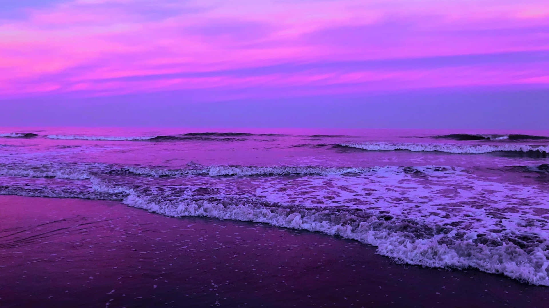Caption: Serene 4k Image Of Stunning Ocean Waves Wallpaper