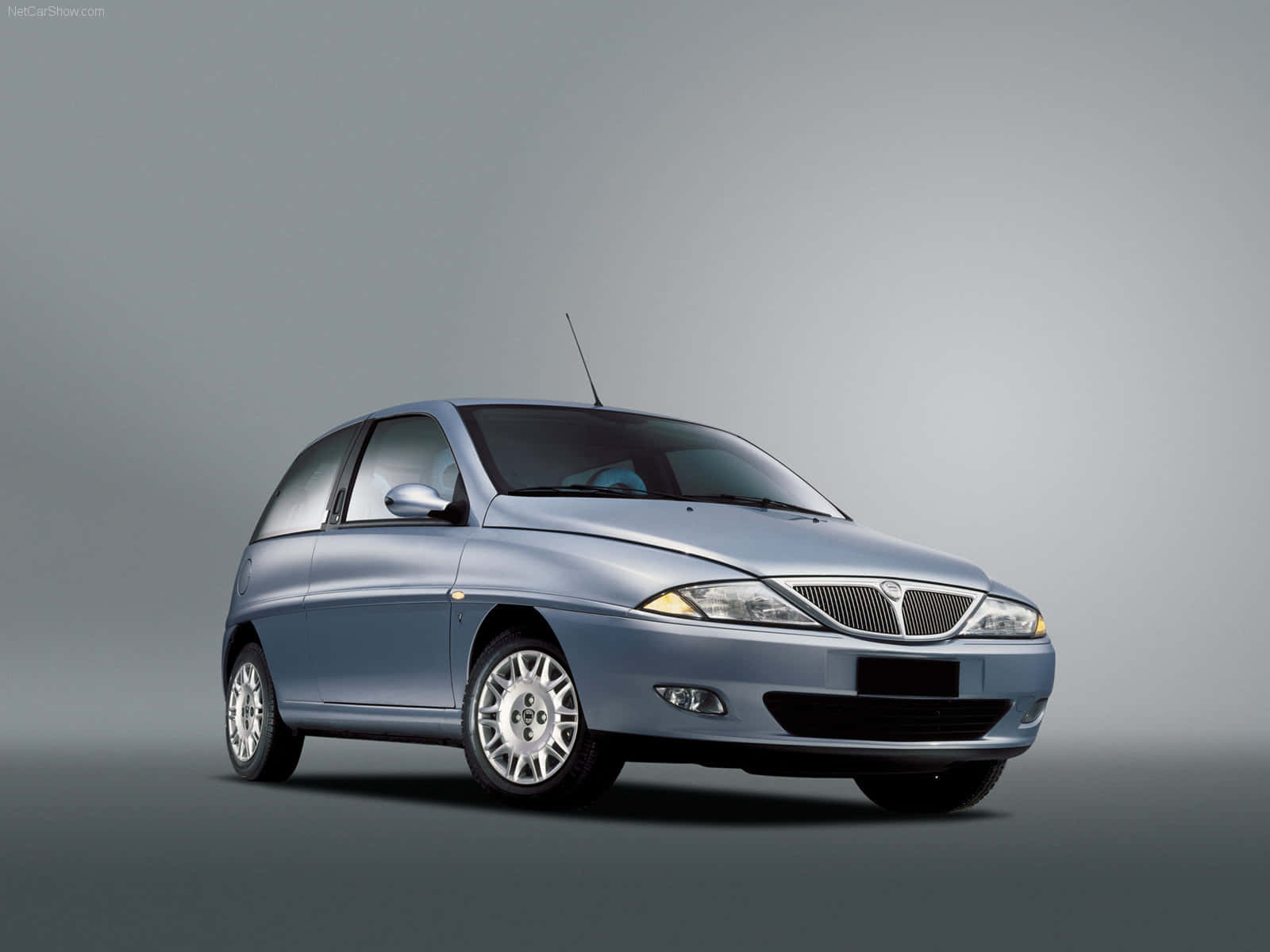 Caption: Sleek And Stylish Lancia Ypsilon Wallpaper