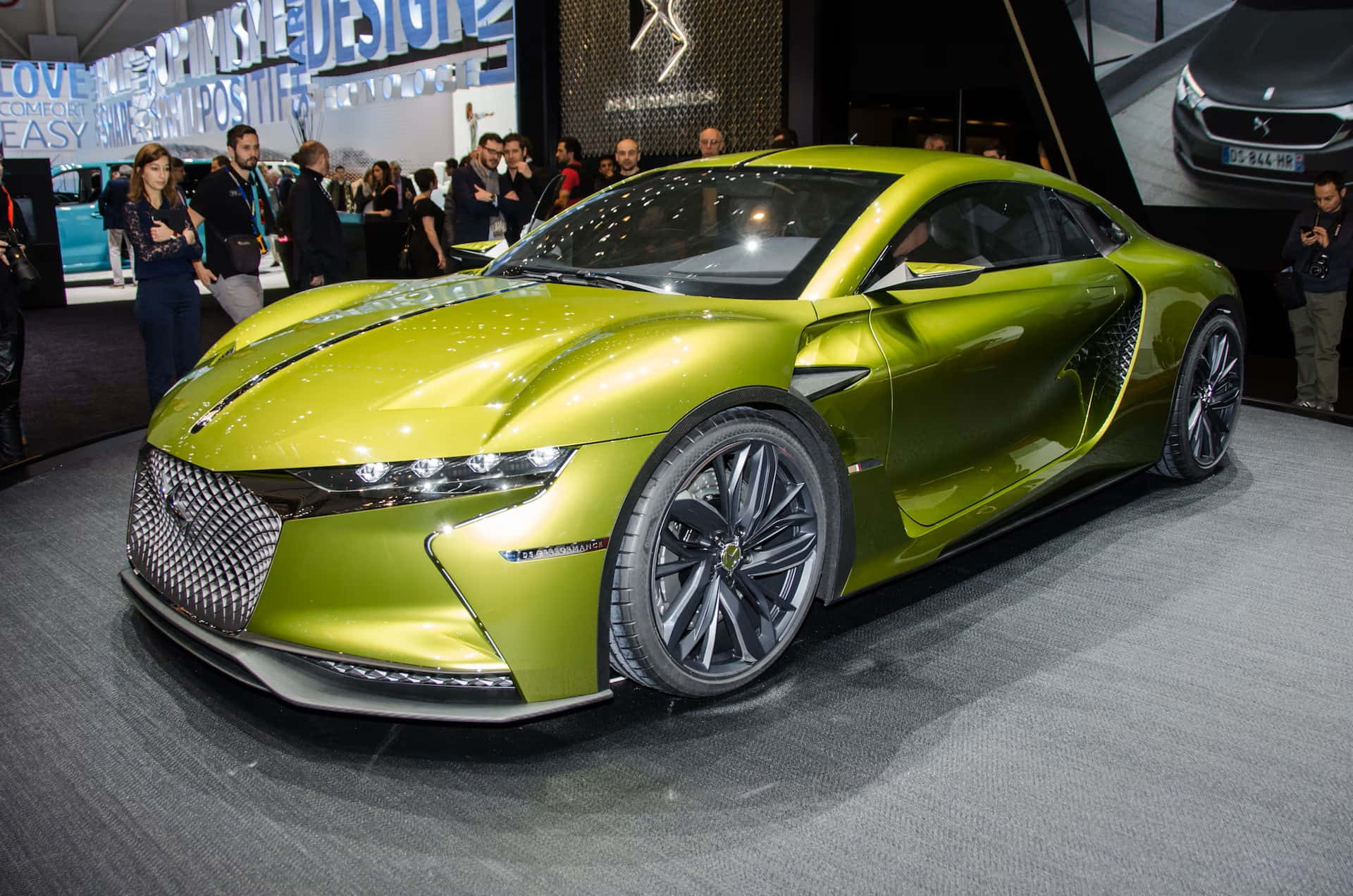 машина ds e-tense