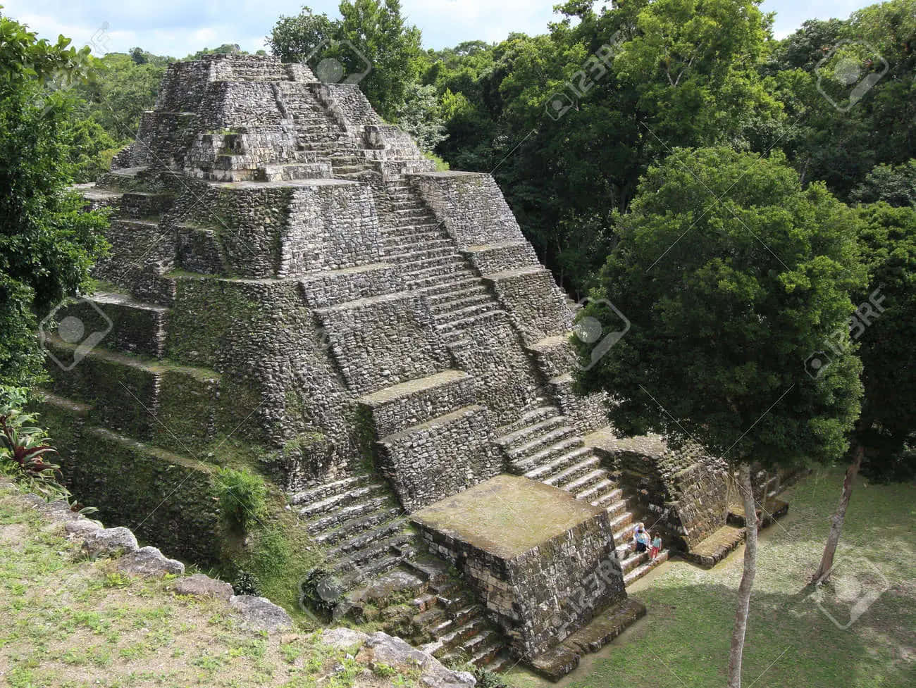 Caption: Sunlit View Of The Ancient Mayan Ruins Of Copan Wallpaper