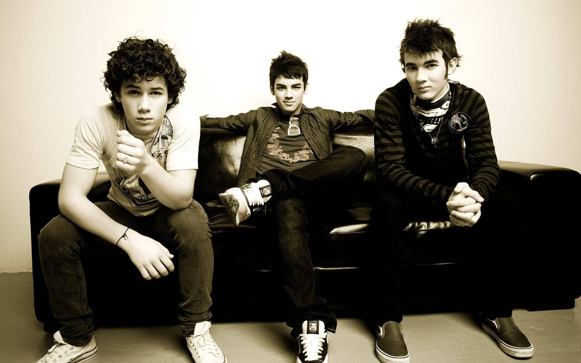 Caption: The Jonas Brothers In Concert Glory Wallpaper