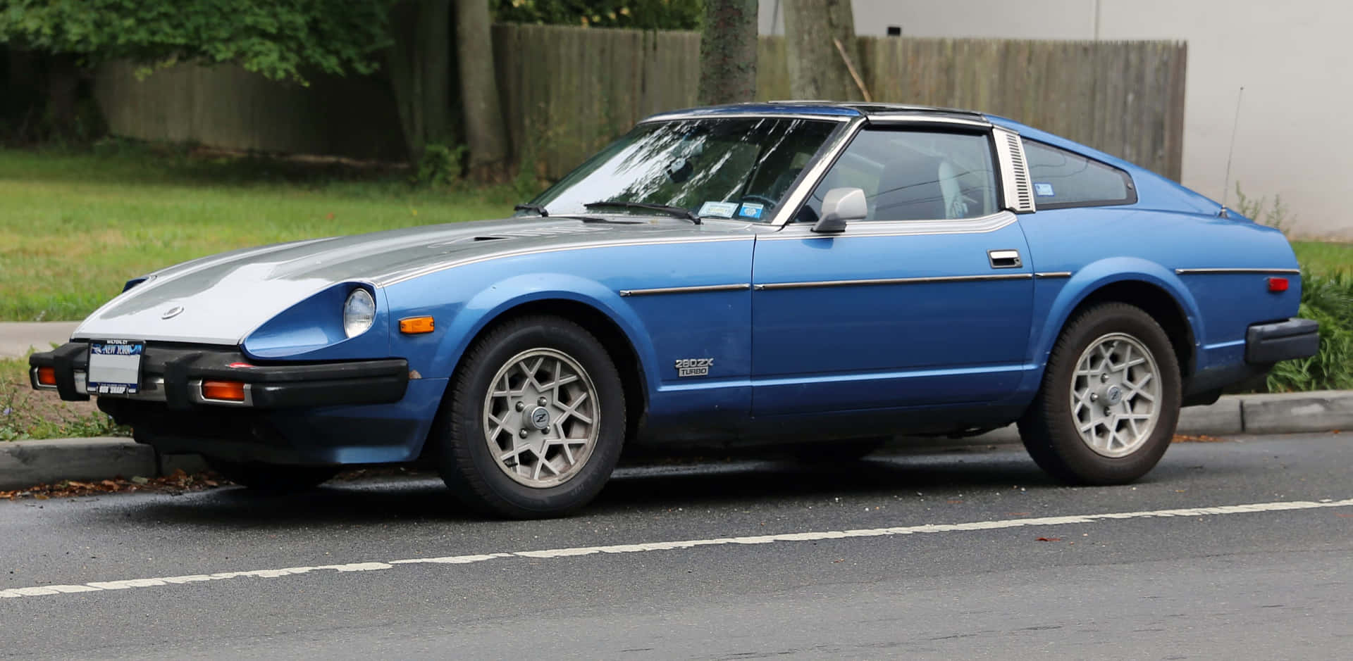 Captivating Datsun 280zx In Pristine Condition Wallpaper