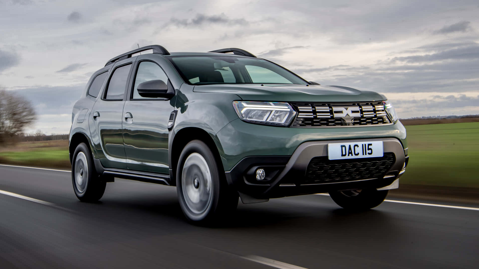 Captivating Elegance: Dacia Duster 4x4 Suv In Splendour Wallpaper