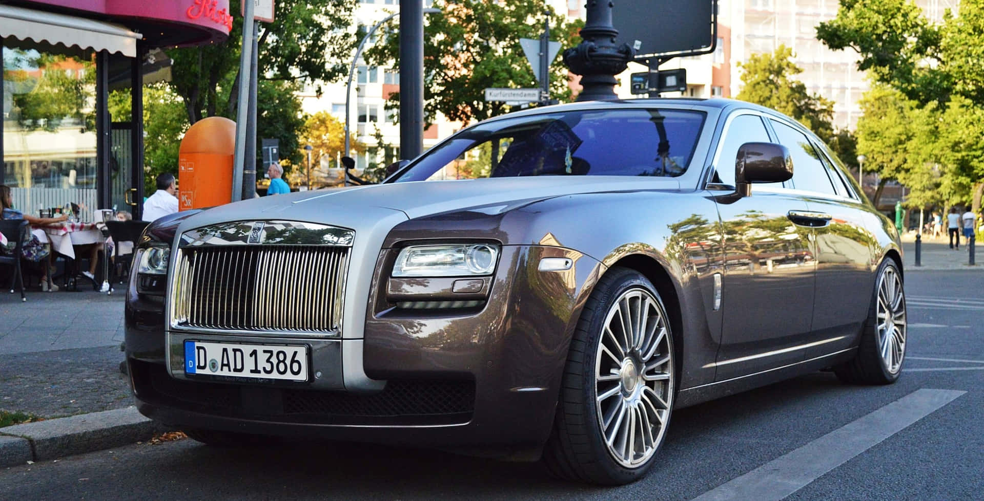 Captivating Luxury: Rolls Royce Ghost Wallpaper