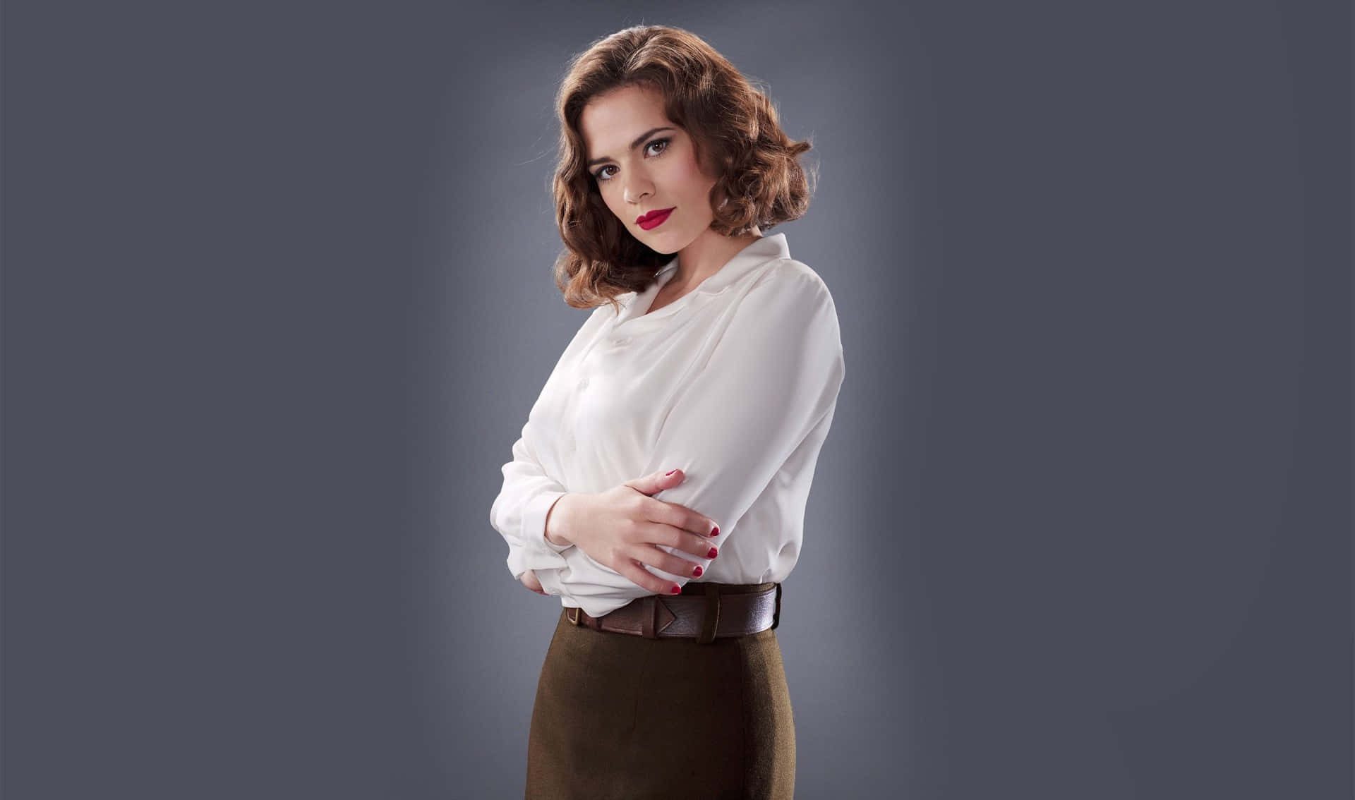 Captivating Portrait Of Hayley Atwell Wallpaper