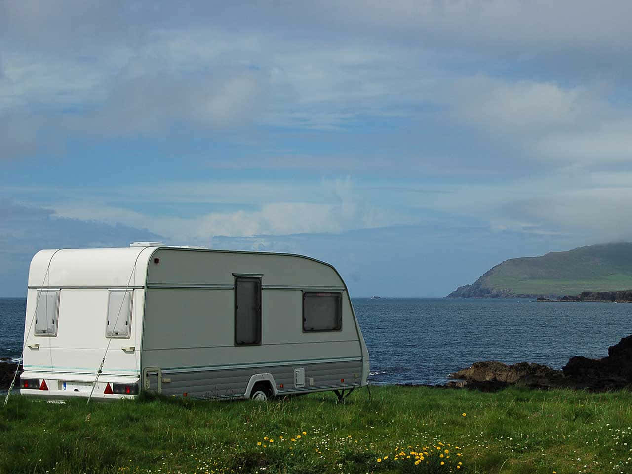 An adventurous roadtrip with your favourite caravan