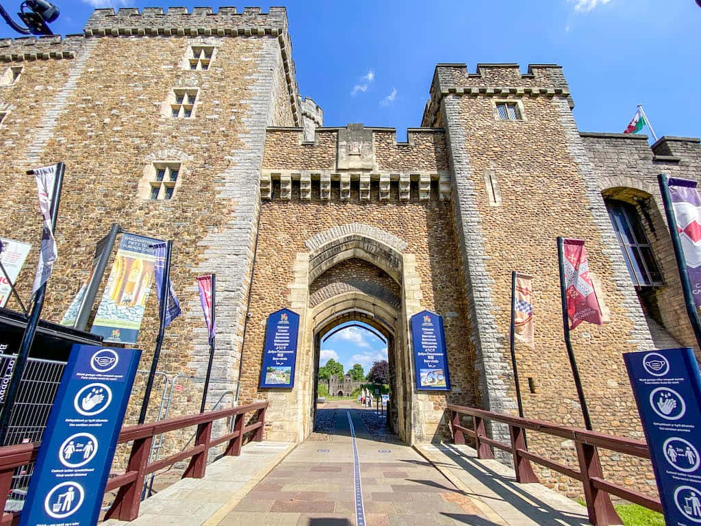 Cardiff Castle Main Gate Wallpaper