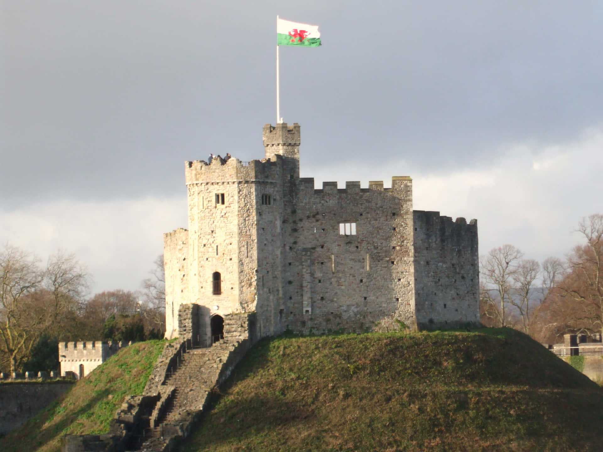 Majestic Cardiff Castle Against a Blue Sky Wallpaper