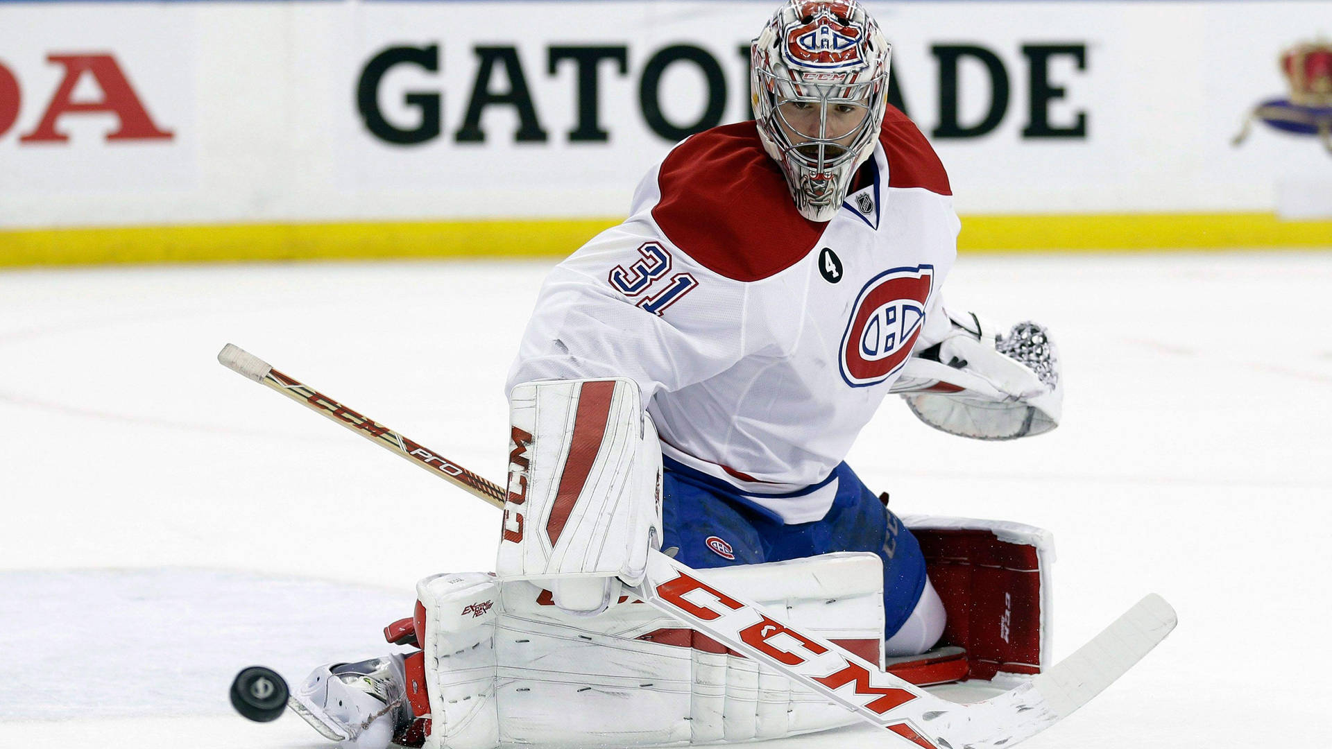 Fotografíade Carey Price, Portero De Los Montreal Canadiens De Hockey Sobre Hielo. Fondo de pantalla