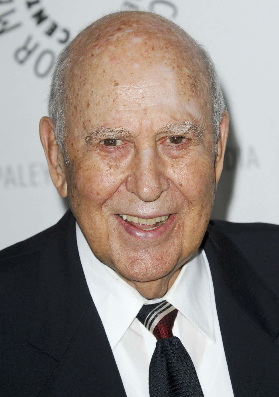 Legendary American Comedian Carl Reiner Wallpaper