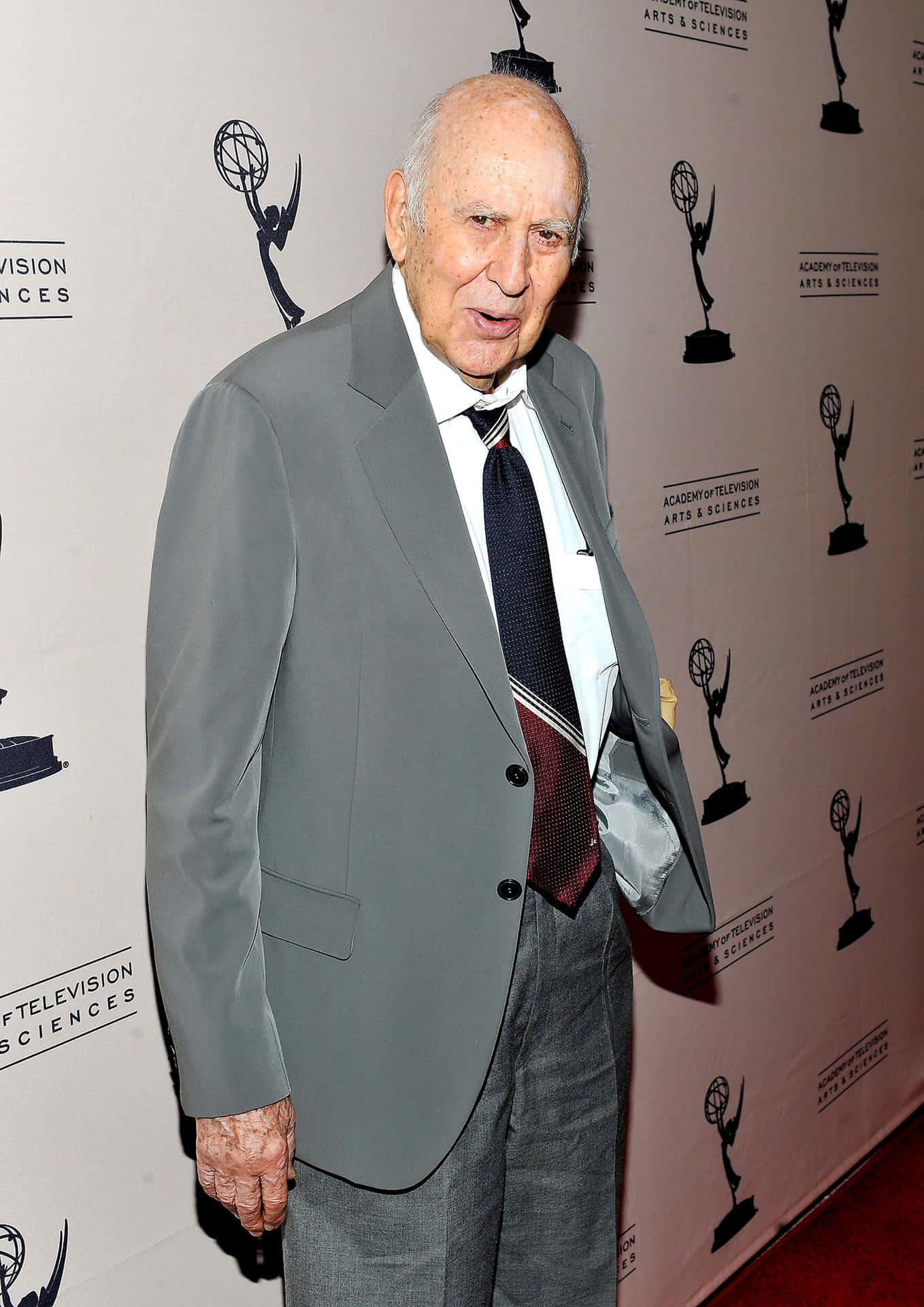 Legendary American Comedian Carl Reiner Wallpaper