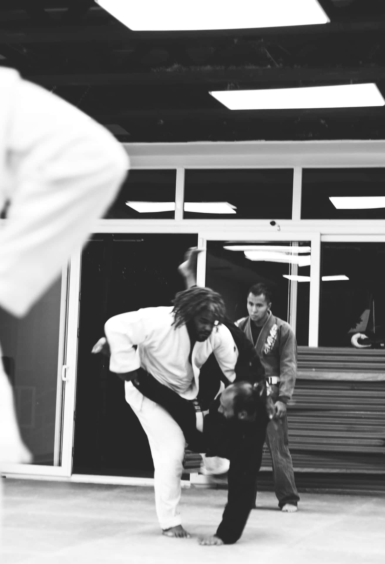 Carlos Newton Teaching Self-defense Martial Arts Wallpaper