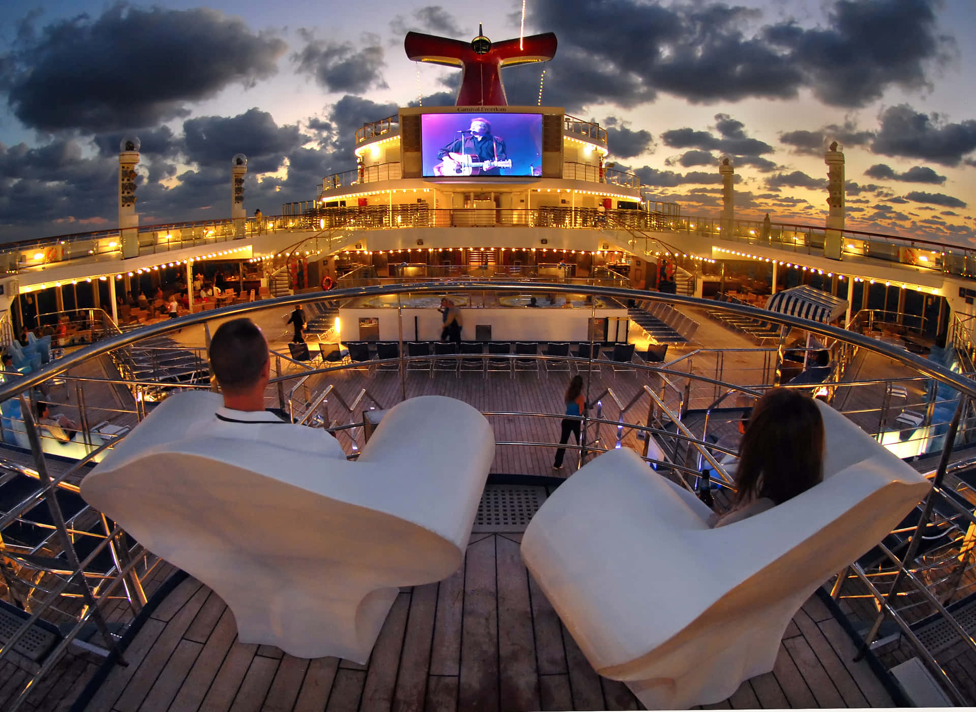 Upplevoöverträffad Underhållning Ombord På Carnival Conquest.