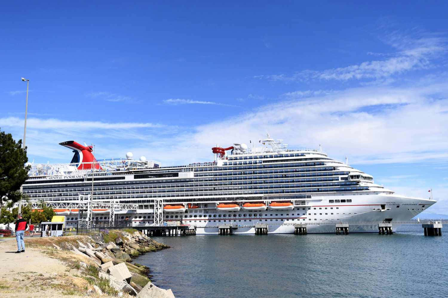Sail away on board the Carnival Dream!