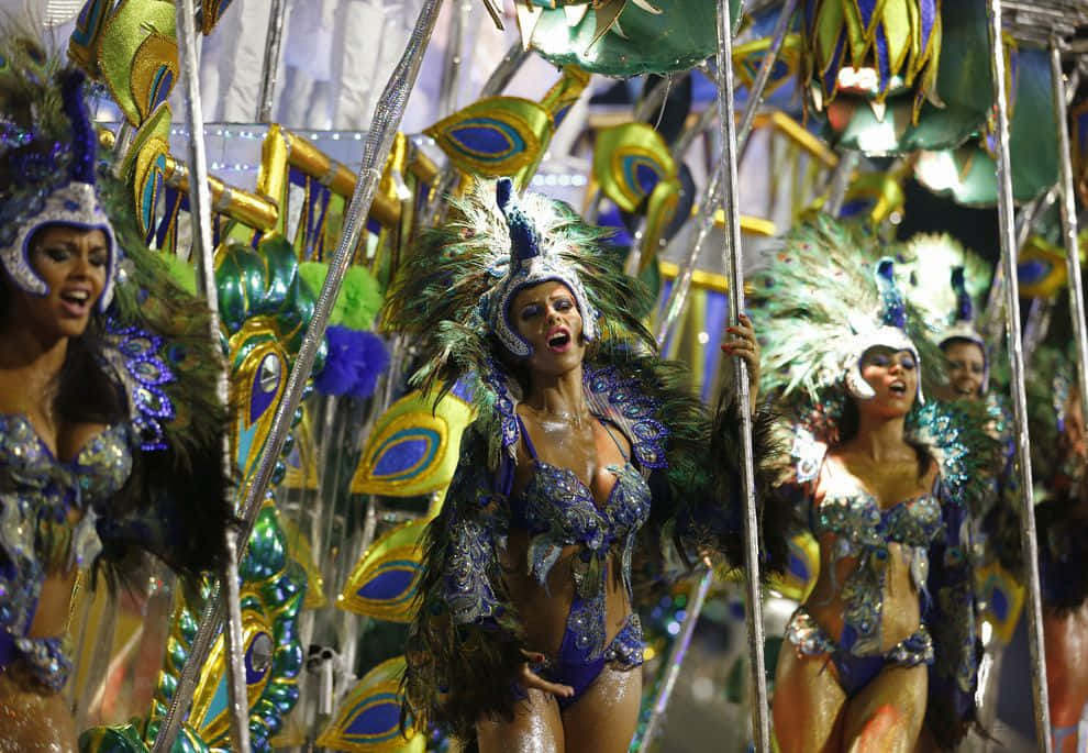 Imagende Mujeres Guerreras Con Trajes De Carnaval.