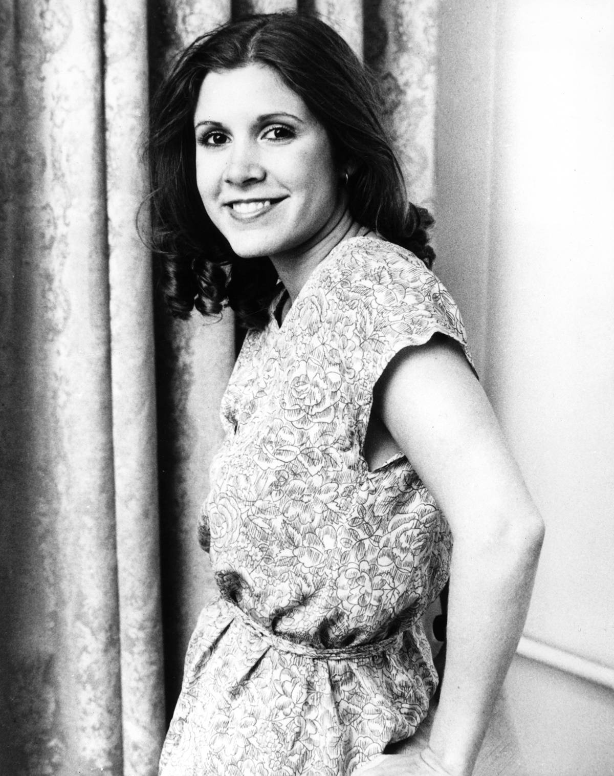 Carrie Fisher Young Black And White Photo Wallpaper