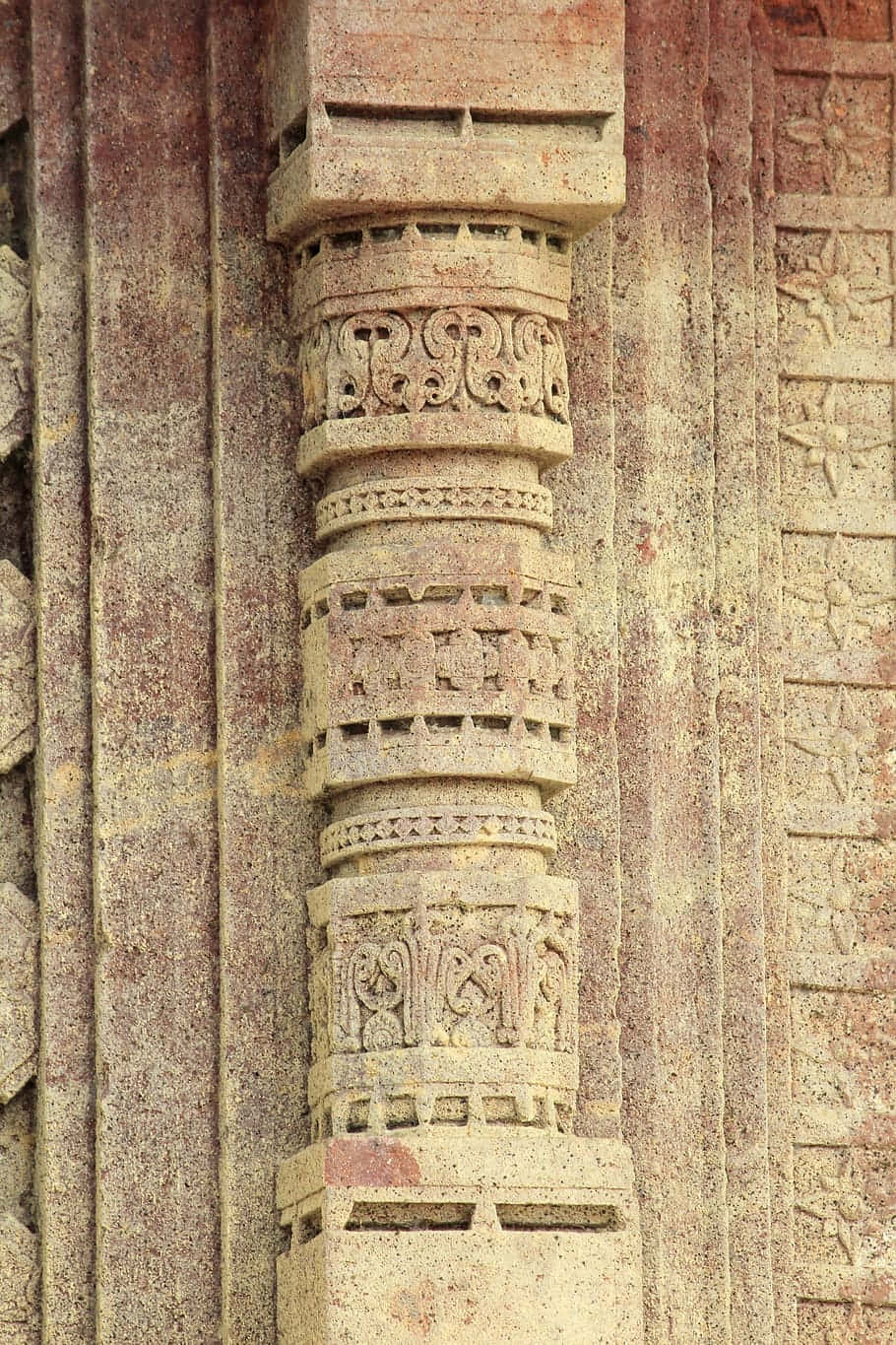 Carved Stone Pillar In Temple Wallpaper