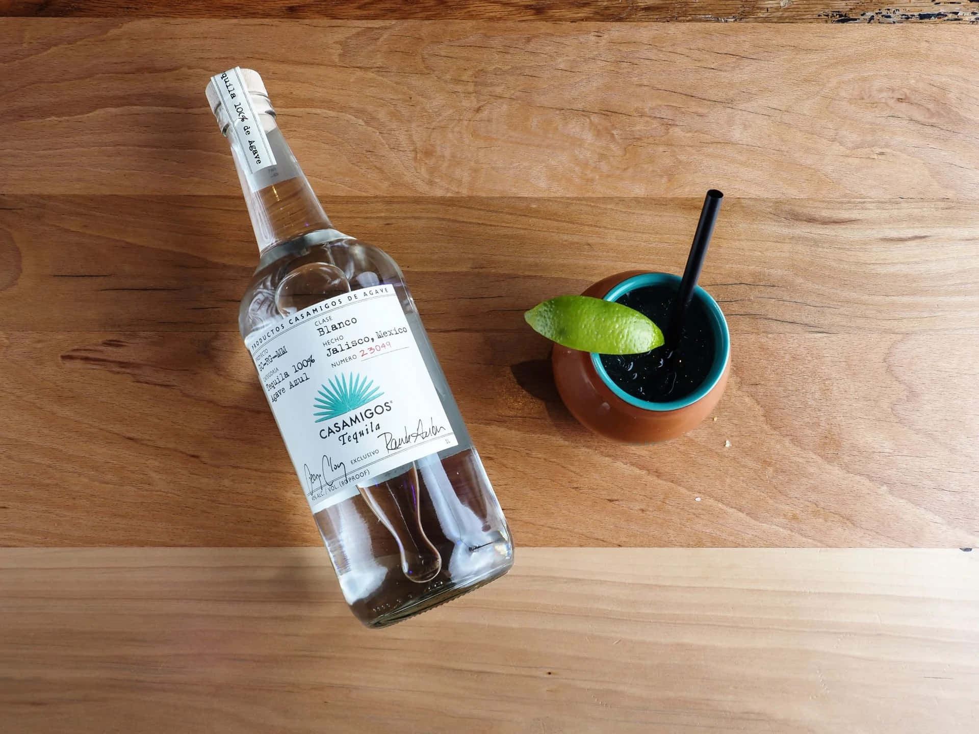 Titologusto Eccezionale Con Il Cocktail Mule Di Tequila Casamigos Blanco Sfondo