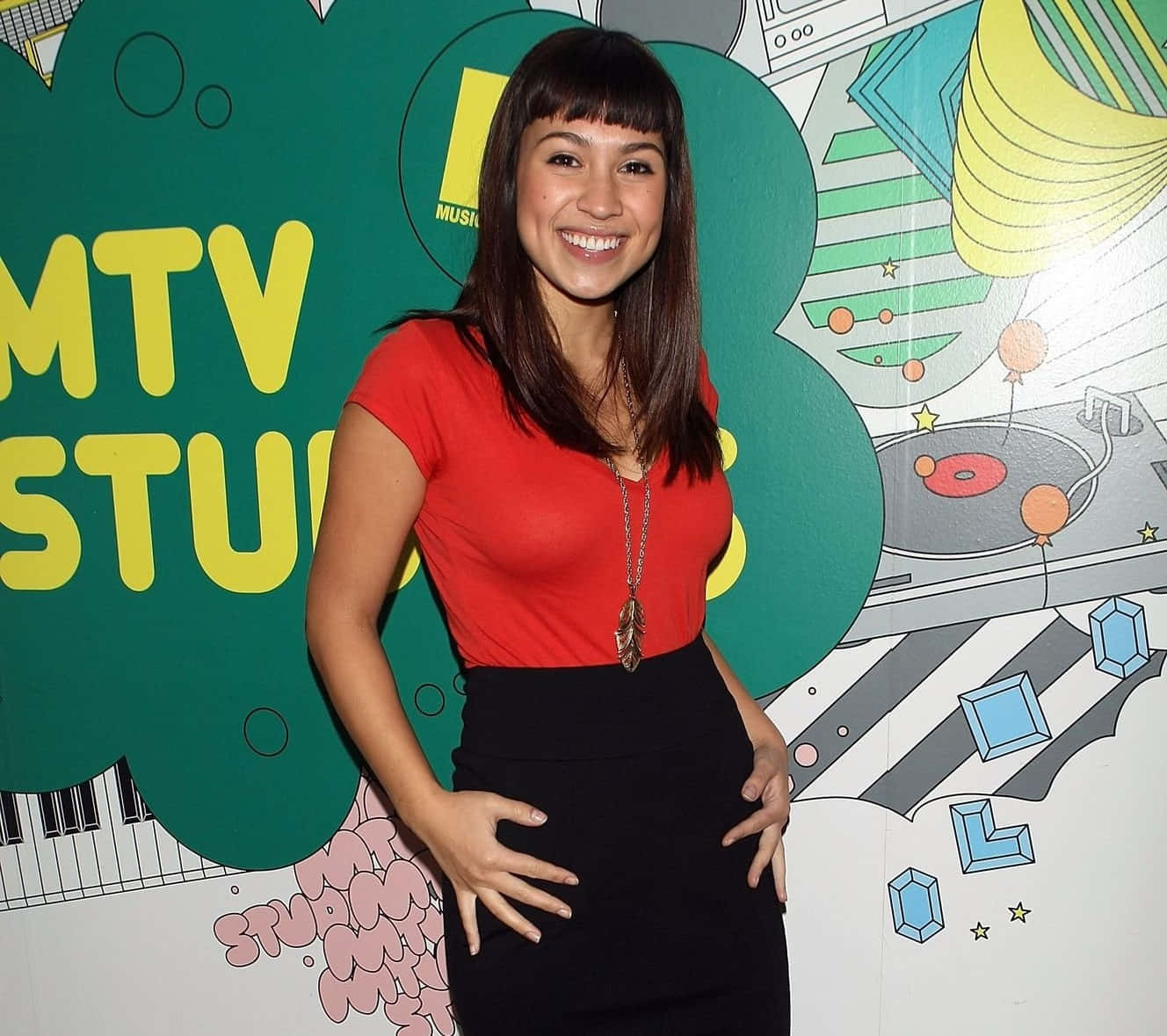 Cassie Steele Red Top M T V Event Wallpaper