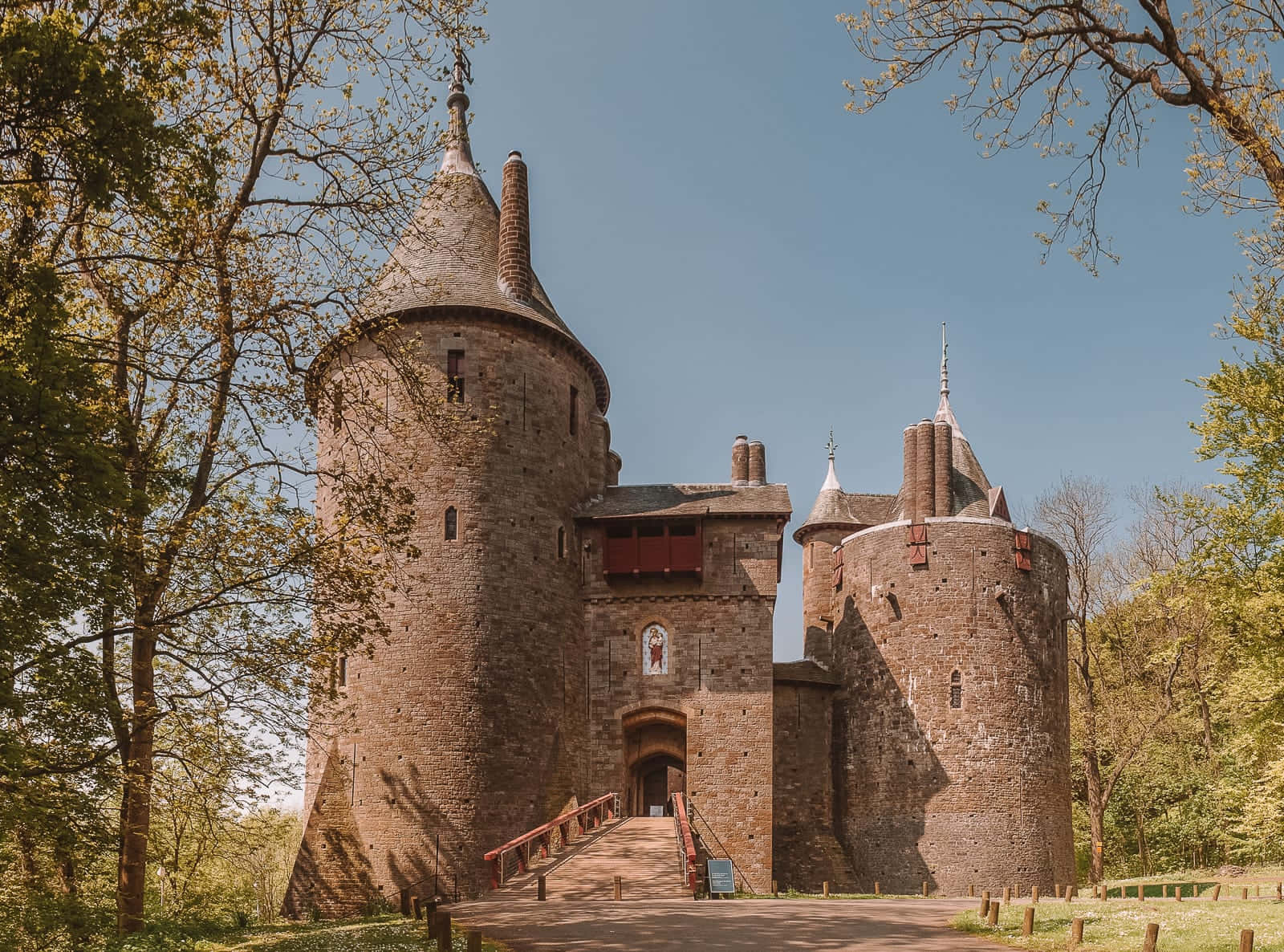Castel Coch And Cardiff Castle Background