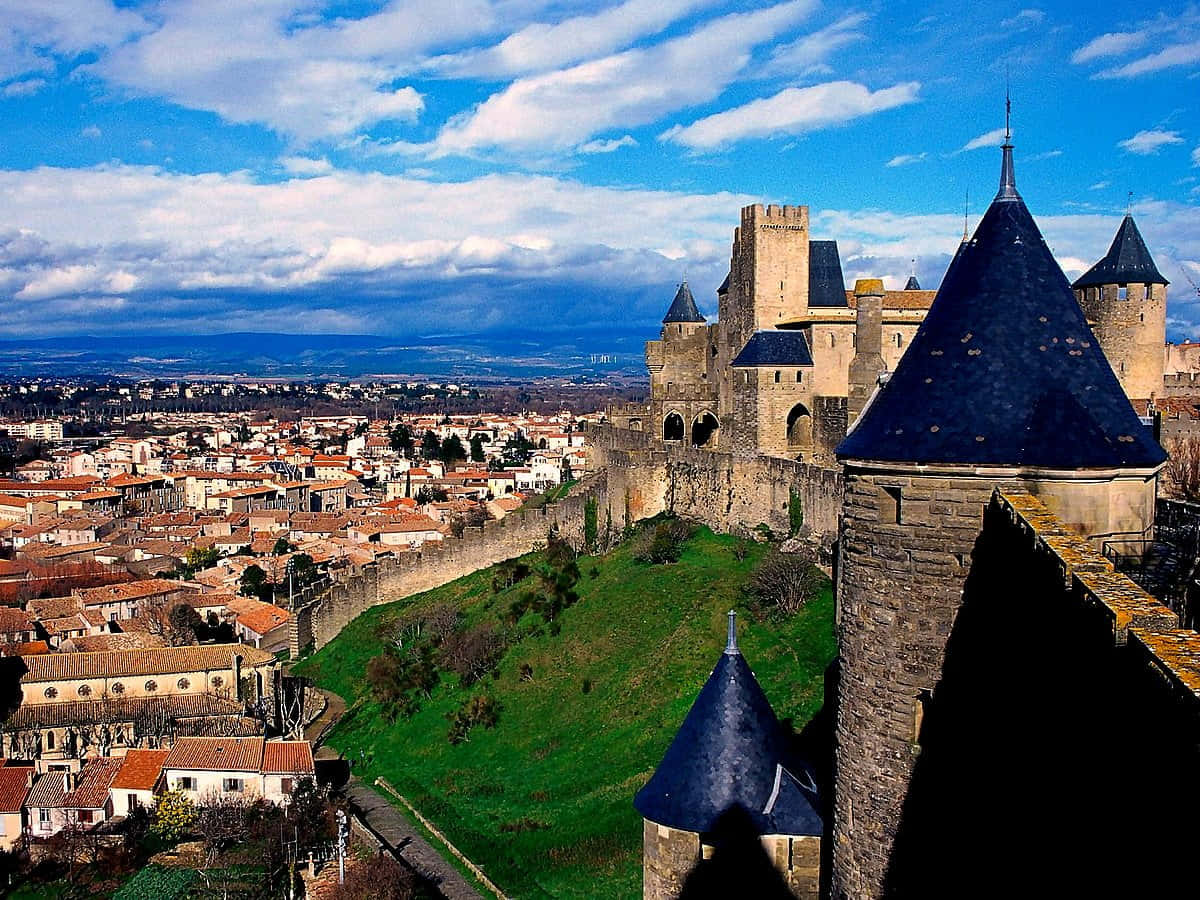 Slå kastet og La Bastide Saint Louis i Carcassonne tapet Wallpaper