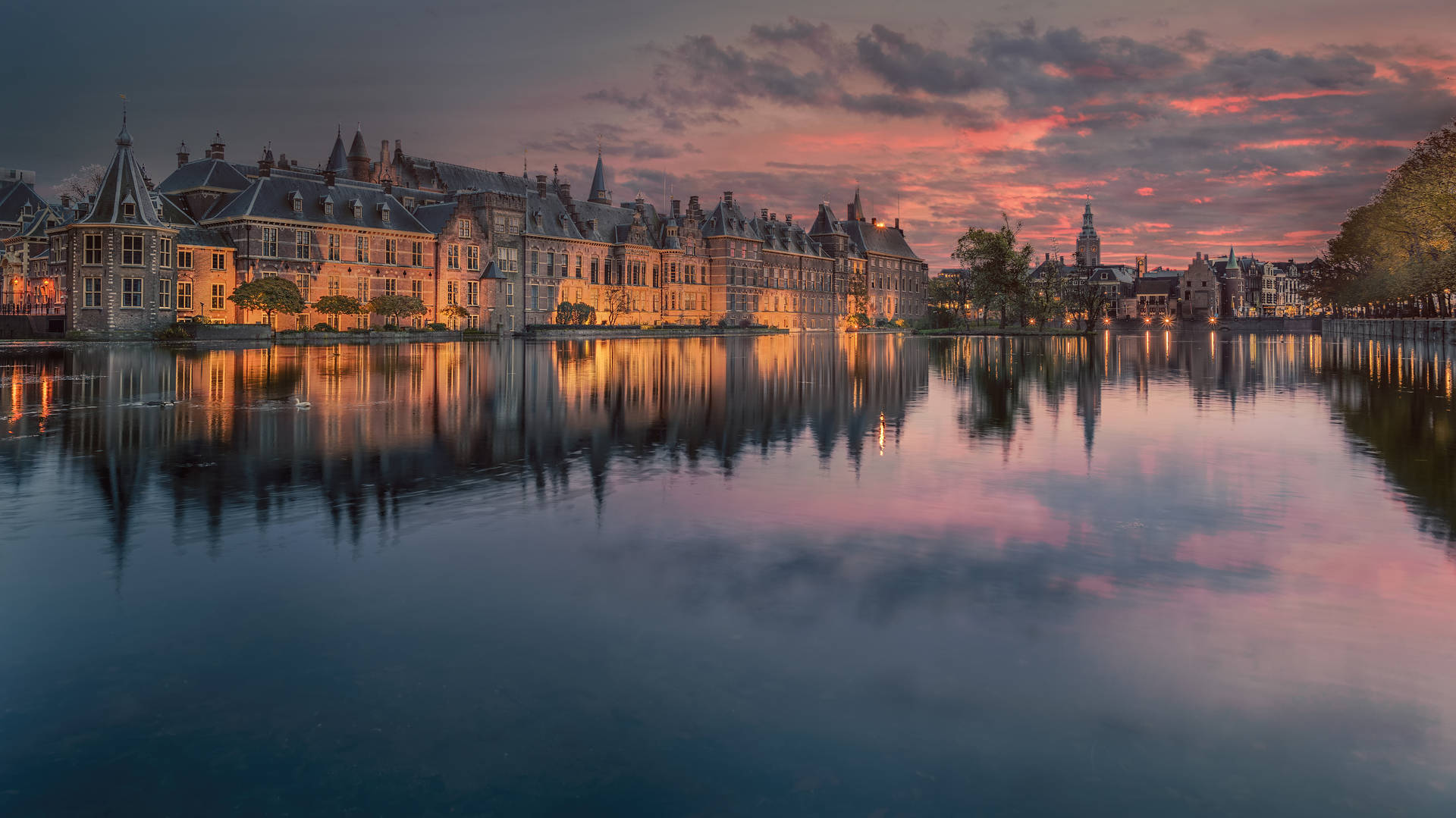 Peaceful Reflections at a Beautiful Castle Wallpaper