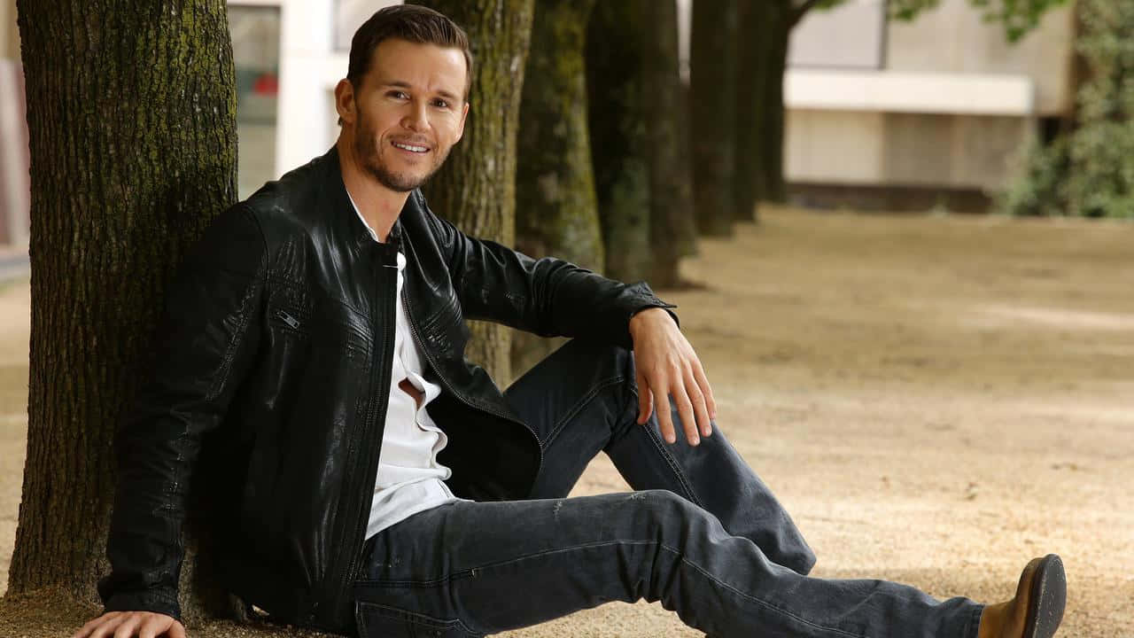 Casual Outdoor Portrait Ryan Kwanten Wallpaper