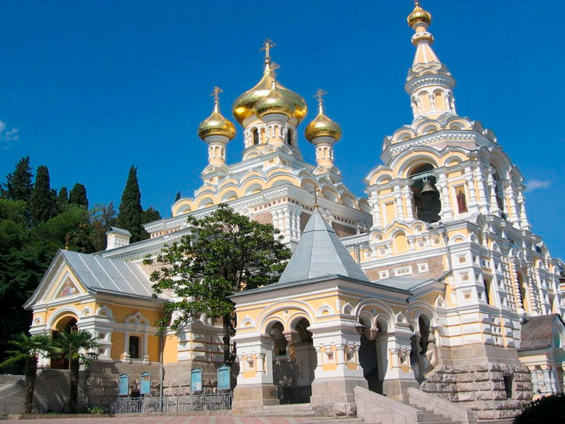 Catedralde Alejandro Nevski En Yalta. Fondo de pantalla